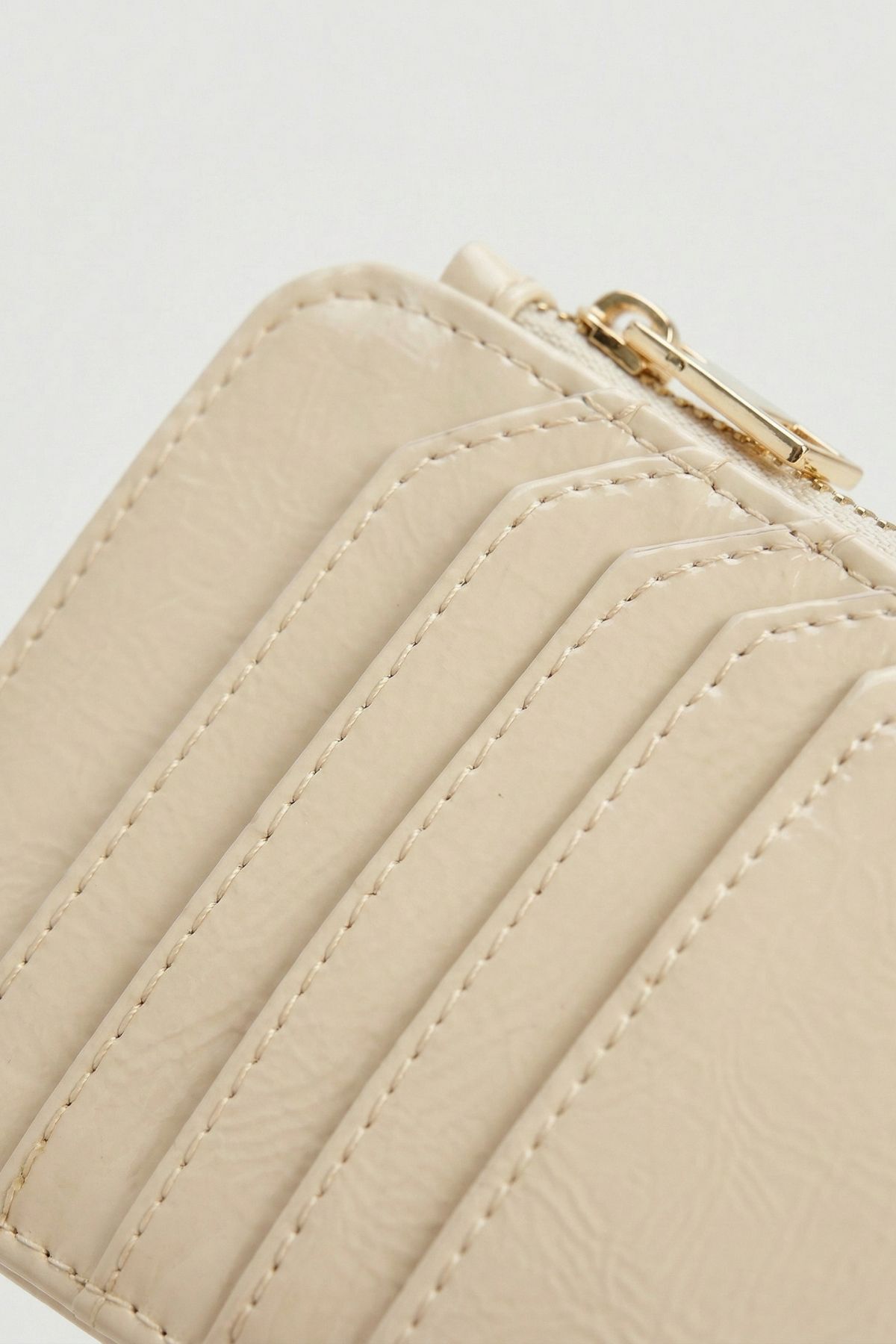 Krem Fermuar Detaylı Parlak Kartlık 230 - RAYS