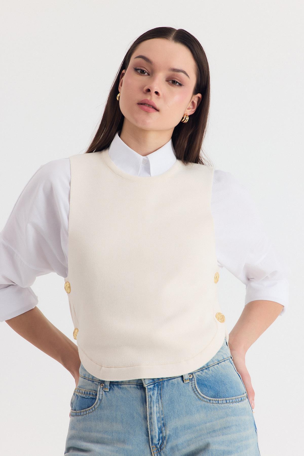Krem Yan Düğme Detay Sıfır Kol Süveter 2111 - 7