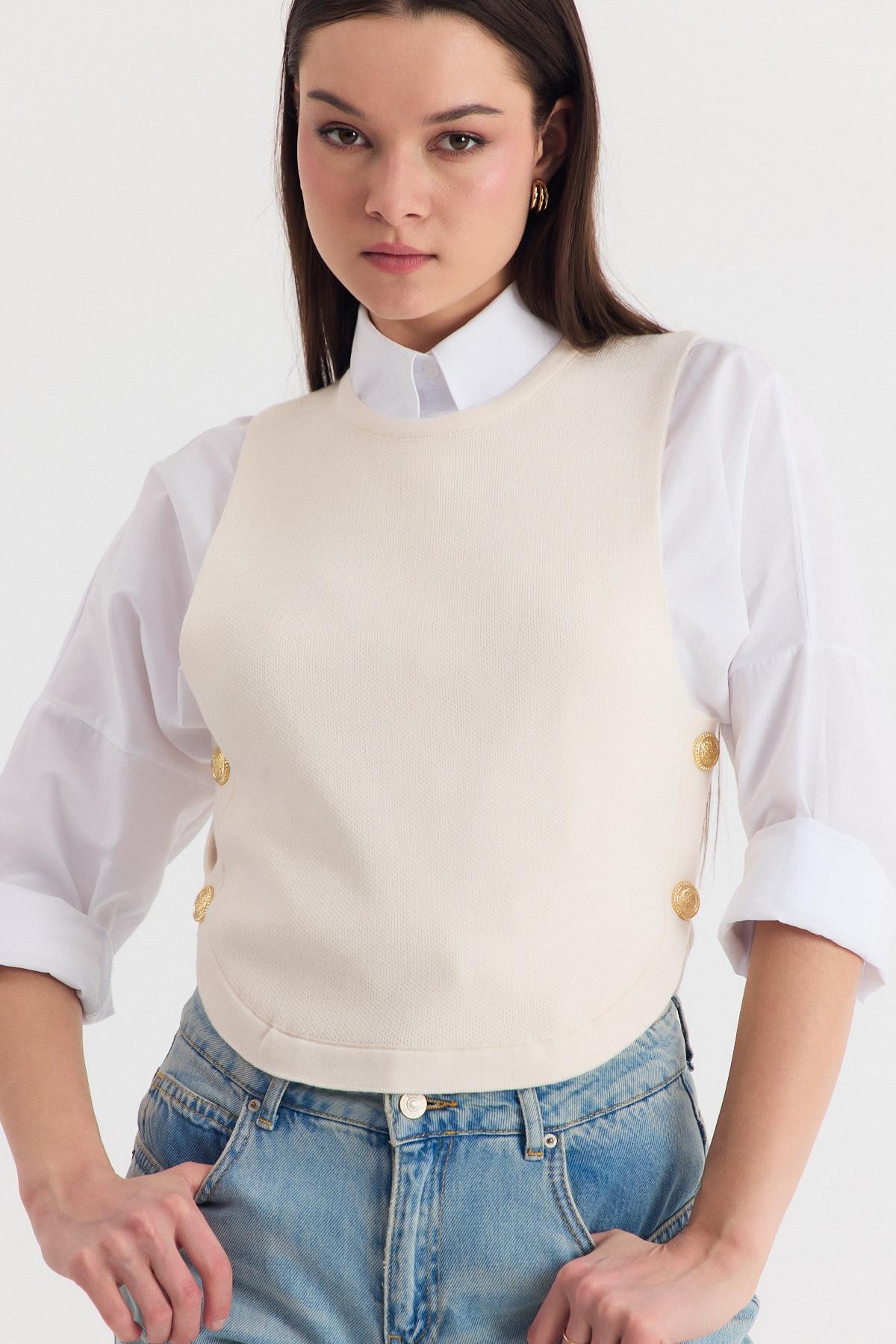 Krem Yan Düğme Detay Sıfır Kol Süveter 2111 - 2