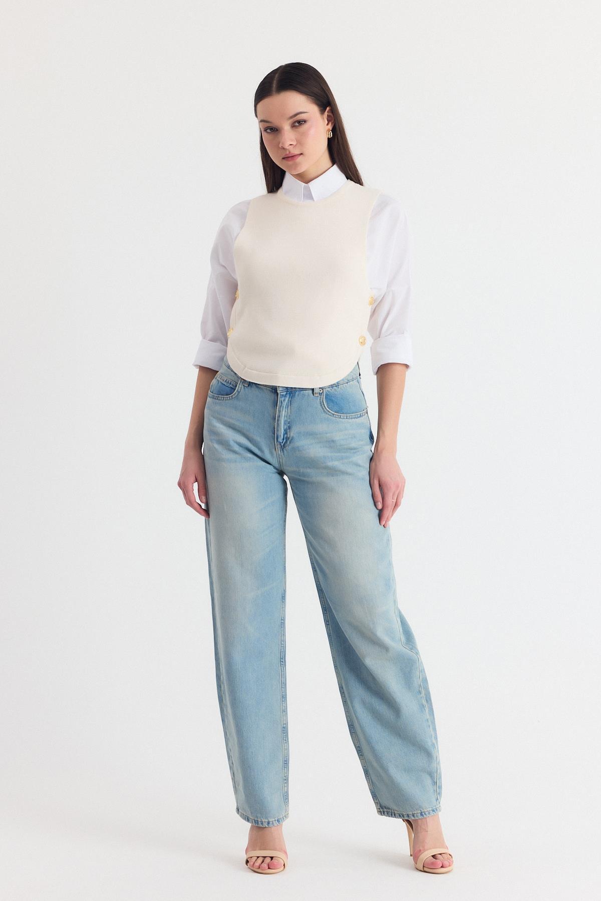 Krem Yan Düğme Detay Sıfır Kol Süveter 2111 - RAYS