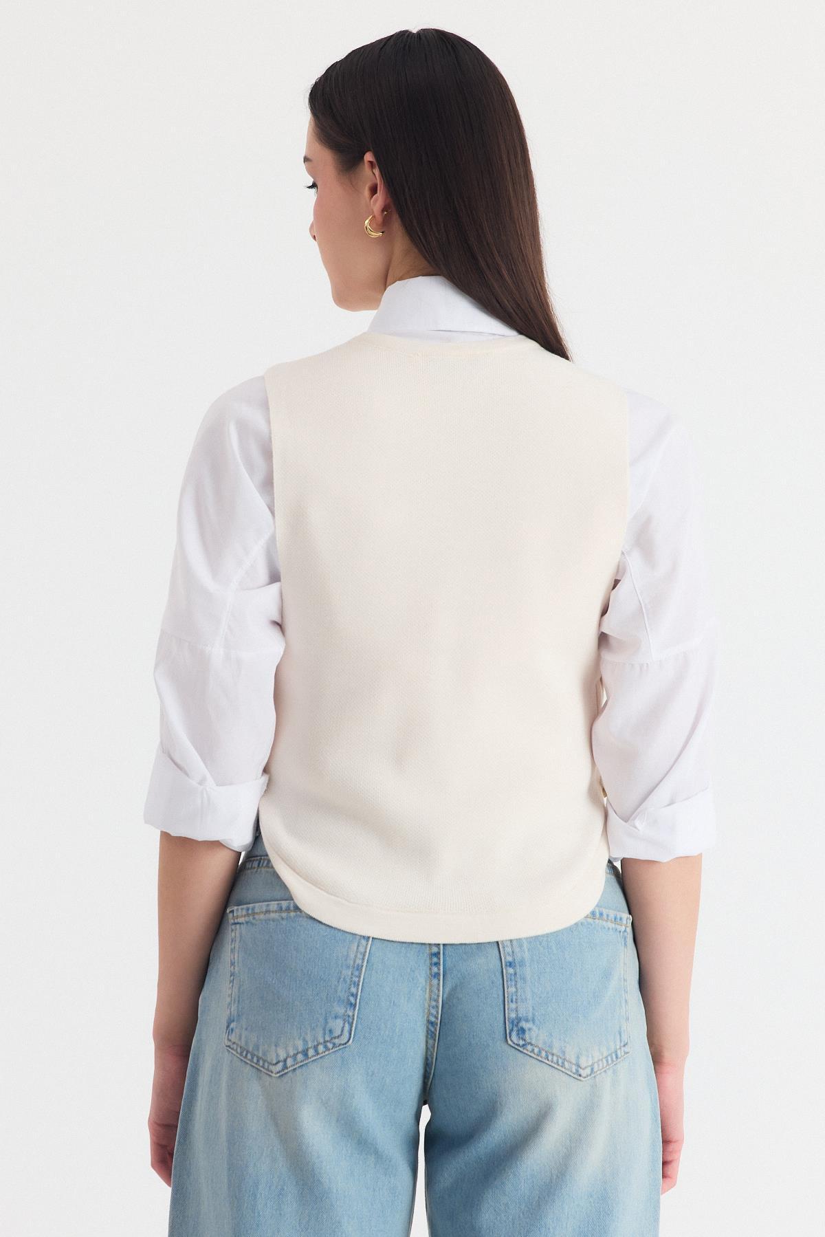 Krem Yan Düğme Detay Sıfır Kol Süveter 2111 - 5