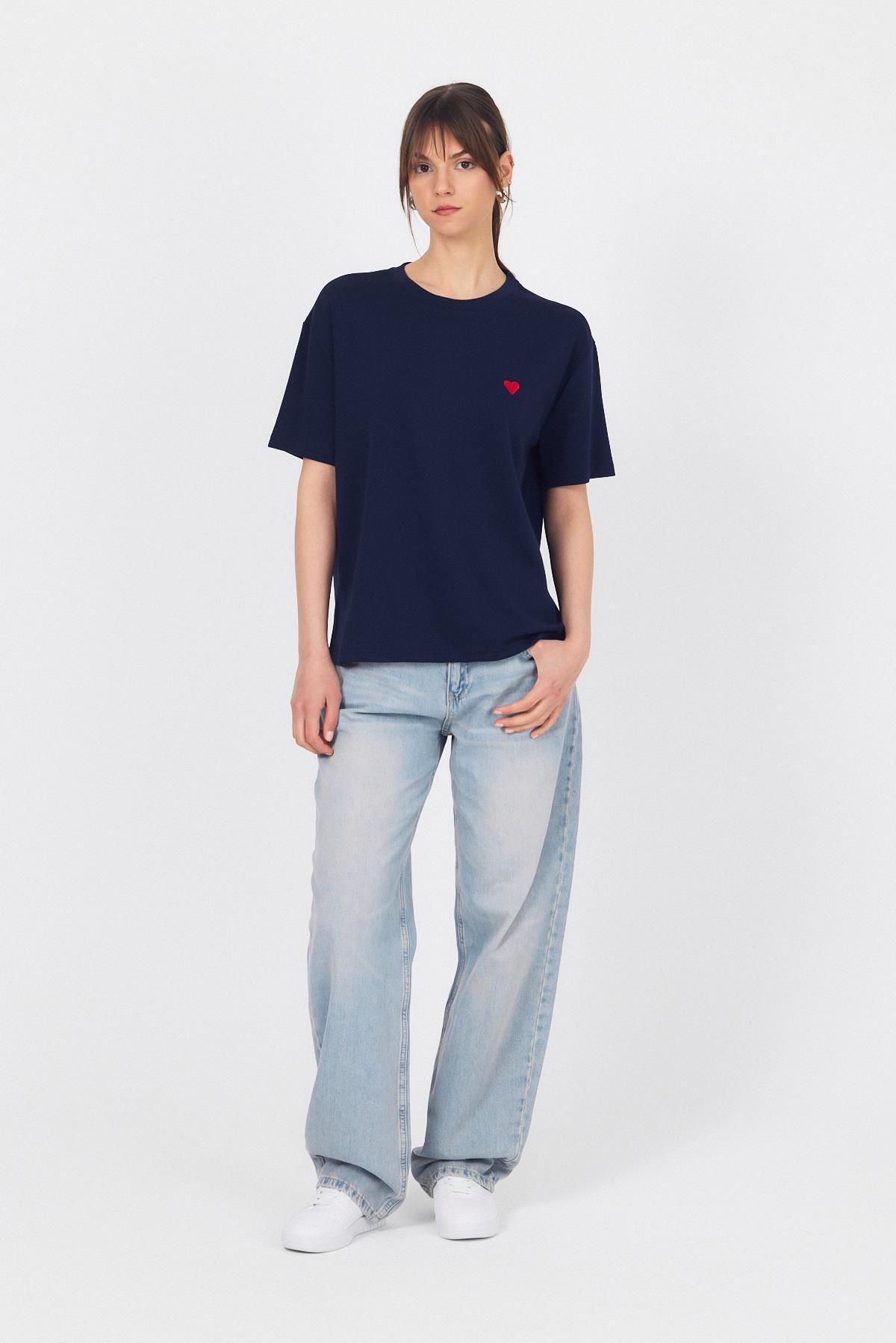 Laci Kalp Nakışlı Premium Kumaş Tişört 6218 - 6