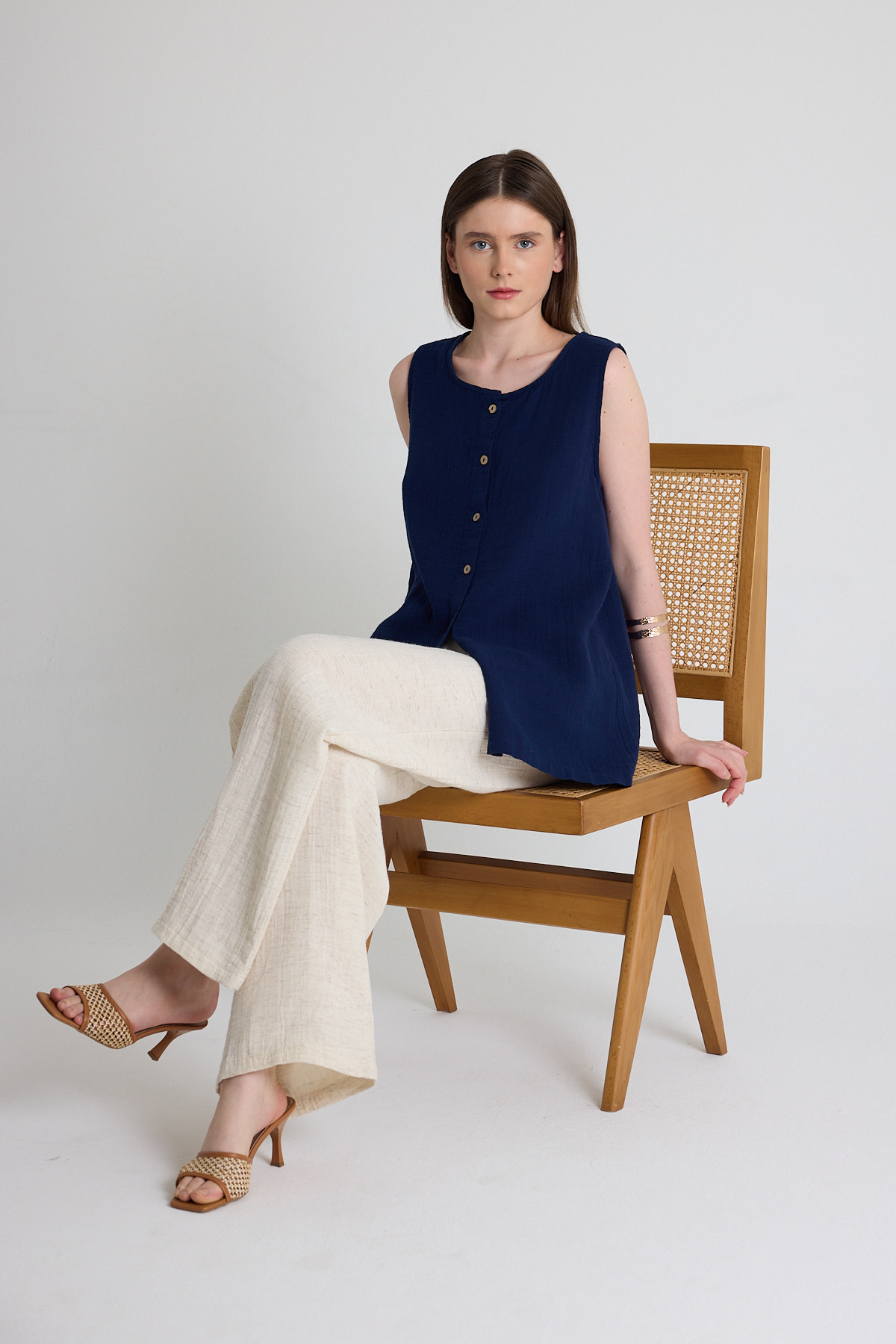 Laci Keten Görünümlü %100 Pamuk Düğmeli Kolsuz Bluz 4808A - RAYS