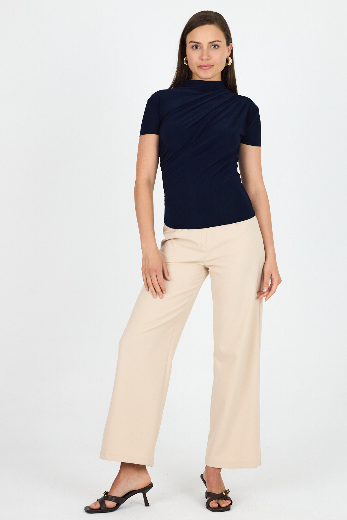 Laci Kısa Kol Büzgülü Sandy Bluz 2417 - 6