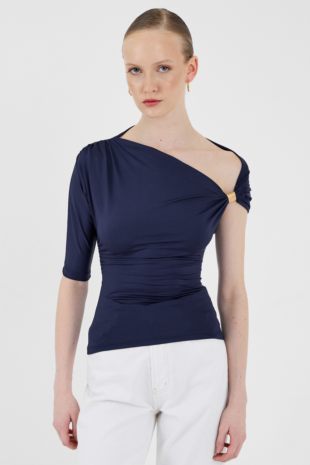 Laci Omuz Aksesuar Detaylı Yarım Kol Bluz 2490 - 1