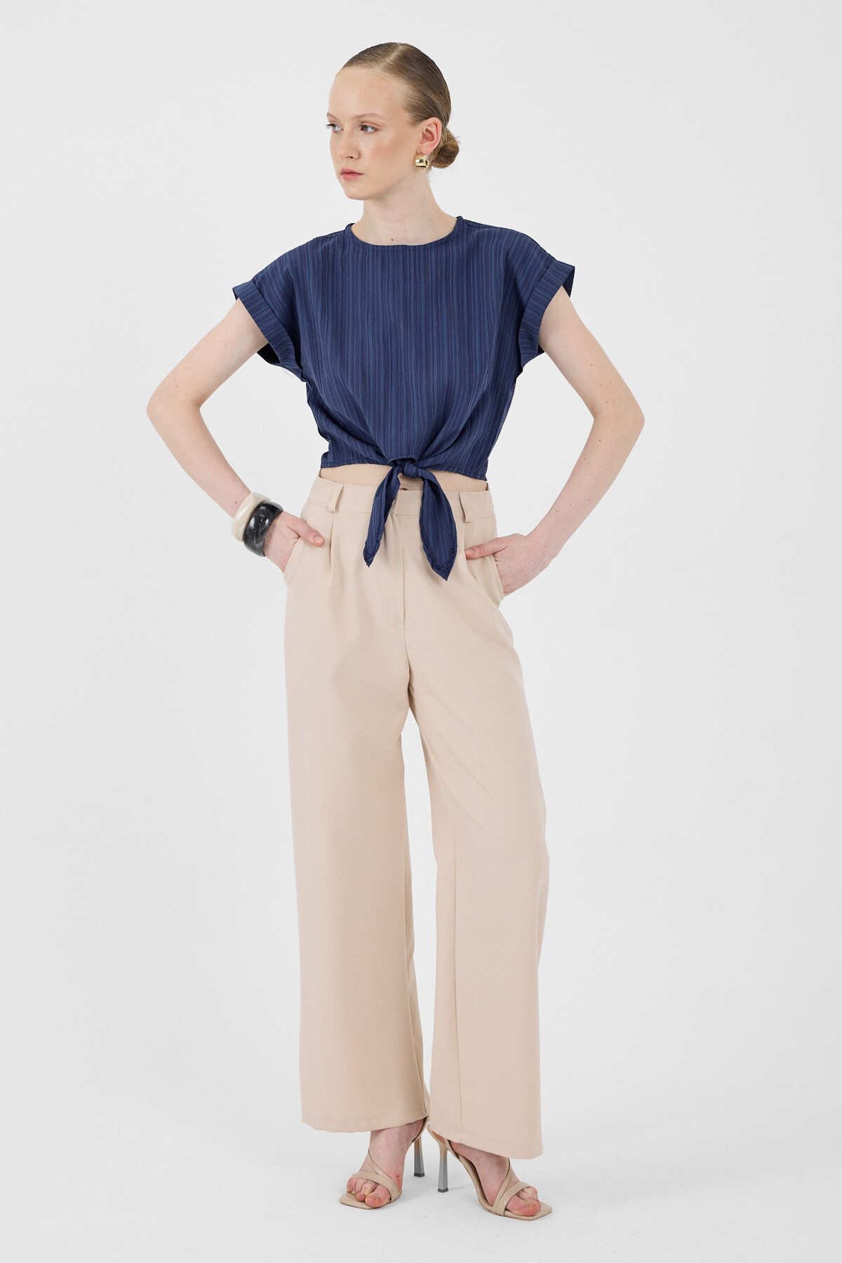 Laci Ön Bağlama Detaylı Bluz 8071A - 3