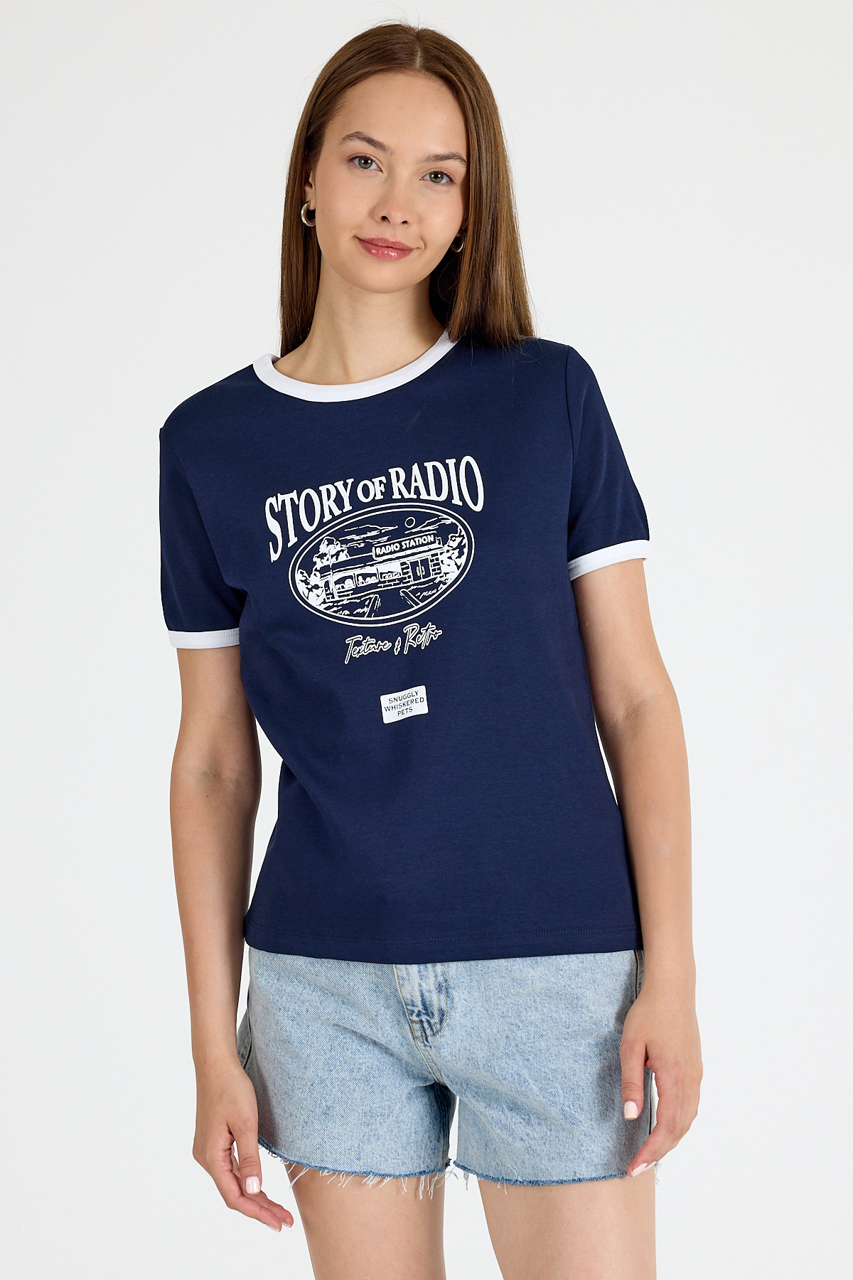 Laci Ribana Yaka ve Kol Detaylı Yazı Baskılı Tişört 5875 - RAYS