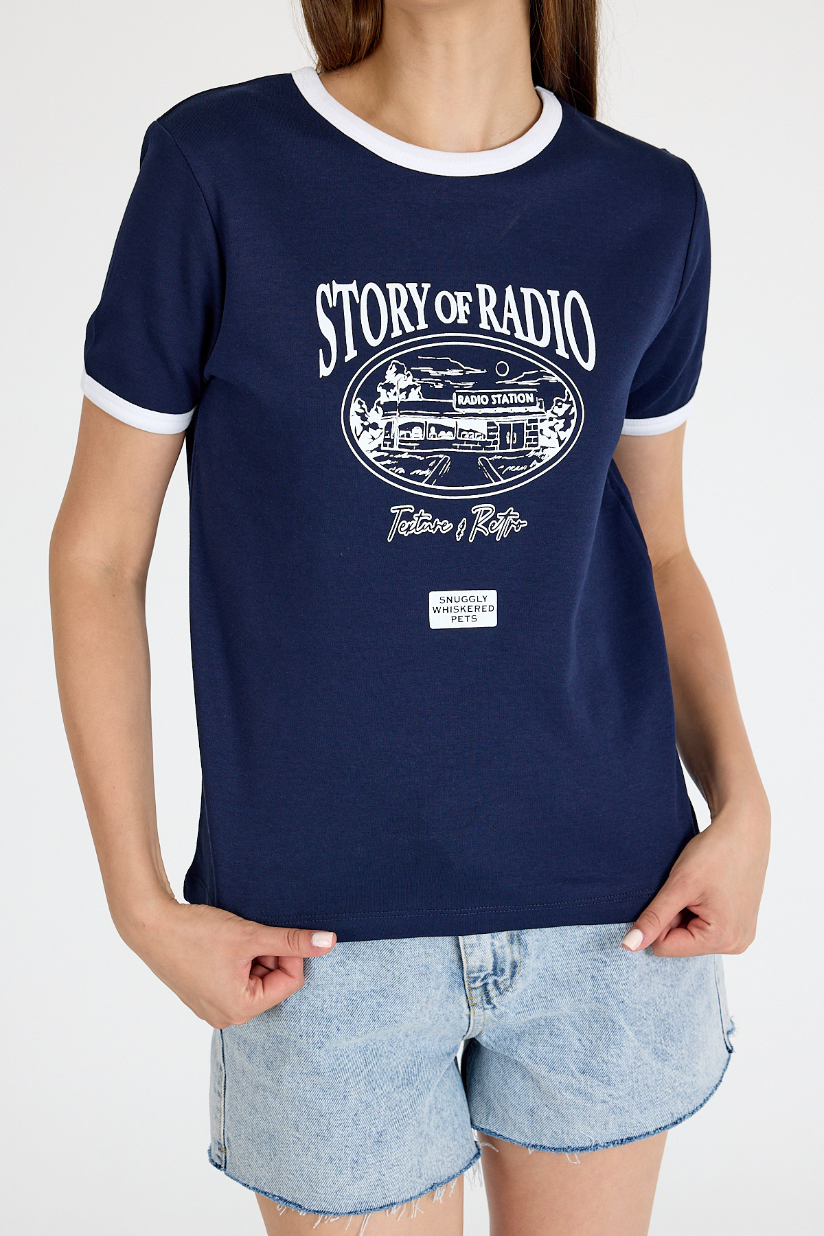 Laci Ribana Yaka ve Kol Detaylı Yazı Baskılı Tişört 5875 - RAYS (1)