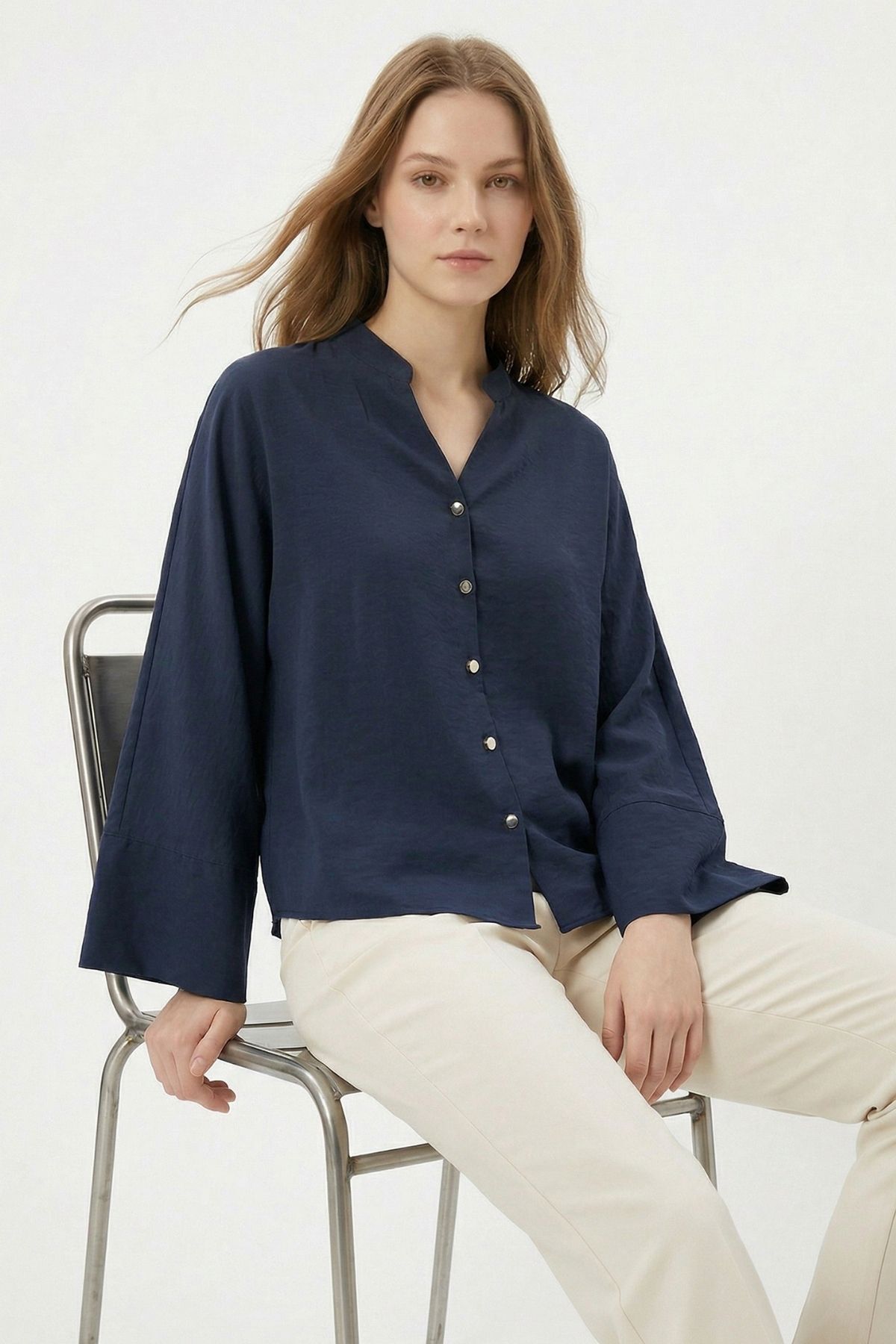 Laci V Kesim Düğmeli Bluz 8022 - RAYS