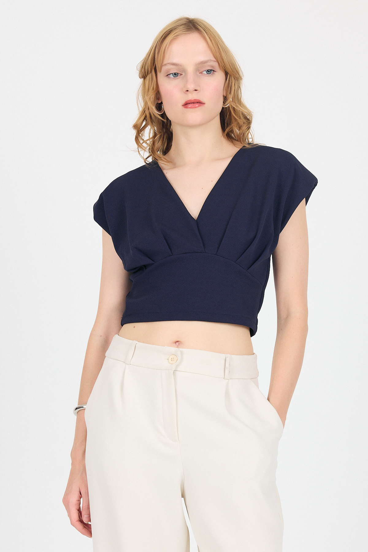 Laci V Yaka Vatkalı Büzgü Detaylı Kısa Kollu Bluz 4227A - 2