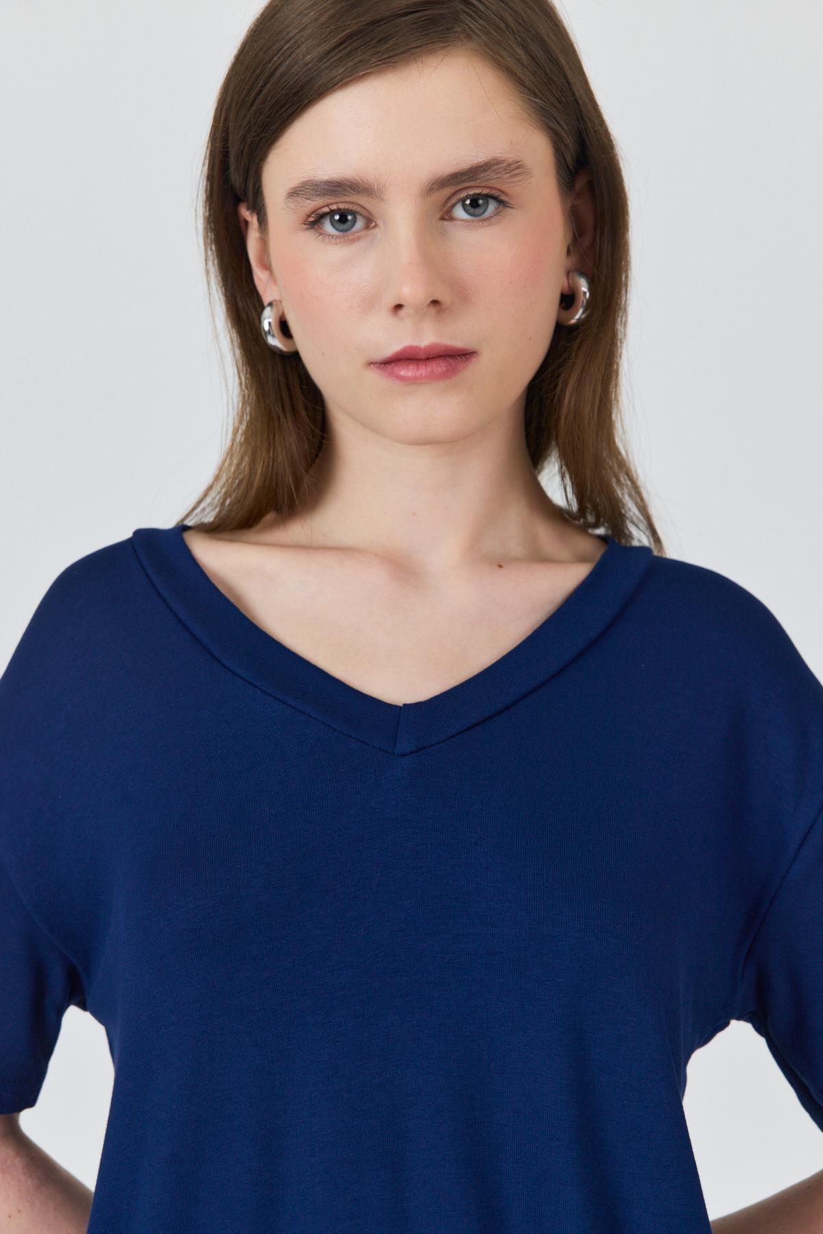 Laci V Yaka Viskoz/Yumuşak Kumaş Dökümlü Tişört 3077 - RAYS