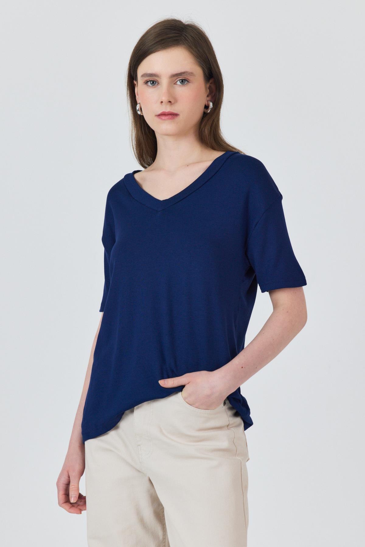 Laci V Yaka Viskoz/Yumuşak Kumaş Dökümlü Tişört 3077 