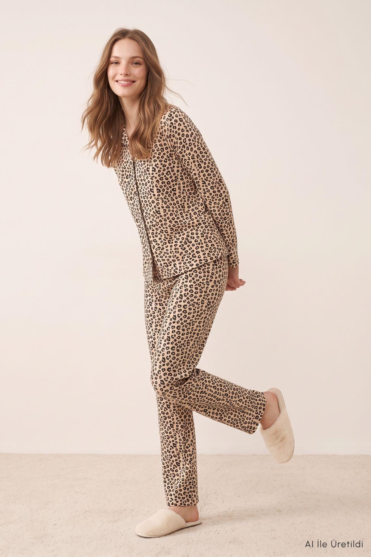 Leopar Desen Düğmeli Pijama Takımı 5609 Bej - Rays