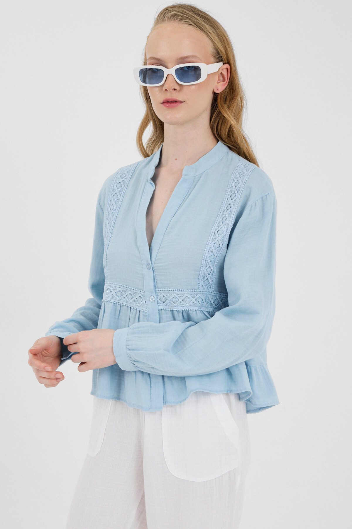 Mavi %100 Pamuk Dantel Detaylı Müslin Gömlek 4823A - RAYS