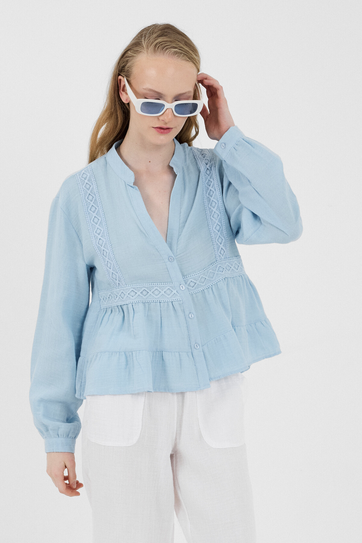 Mavi %100 Pamuk Dantel Detaylı Müslin Gömlek 4823A - 1
