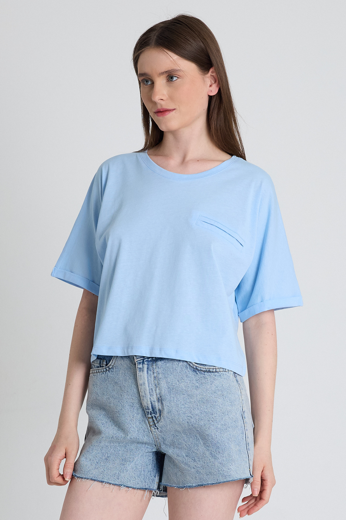 Mavi Cep Detaylı Bisiklet Yaka Crop Tişört 2136M - RAYS