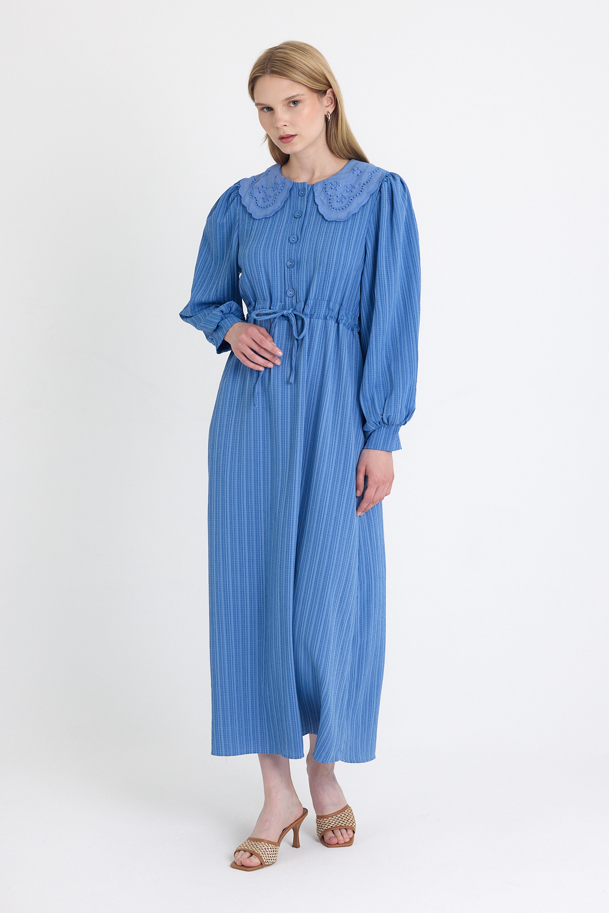 Mavi Fisto Detaylı Geniş Yaka Kuşaklı Çizgili Elbise 4330A - 3