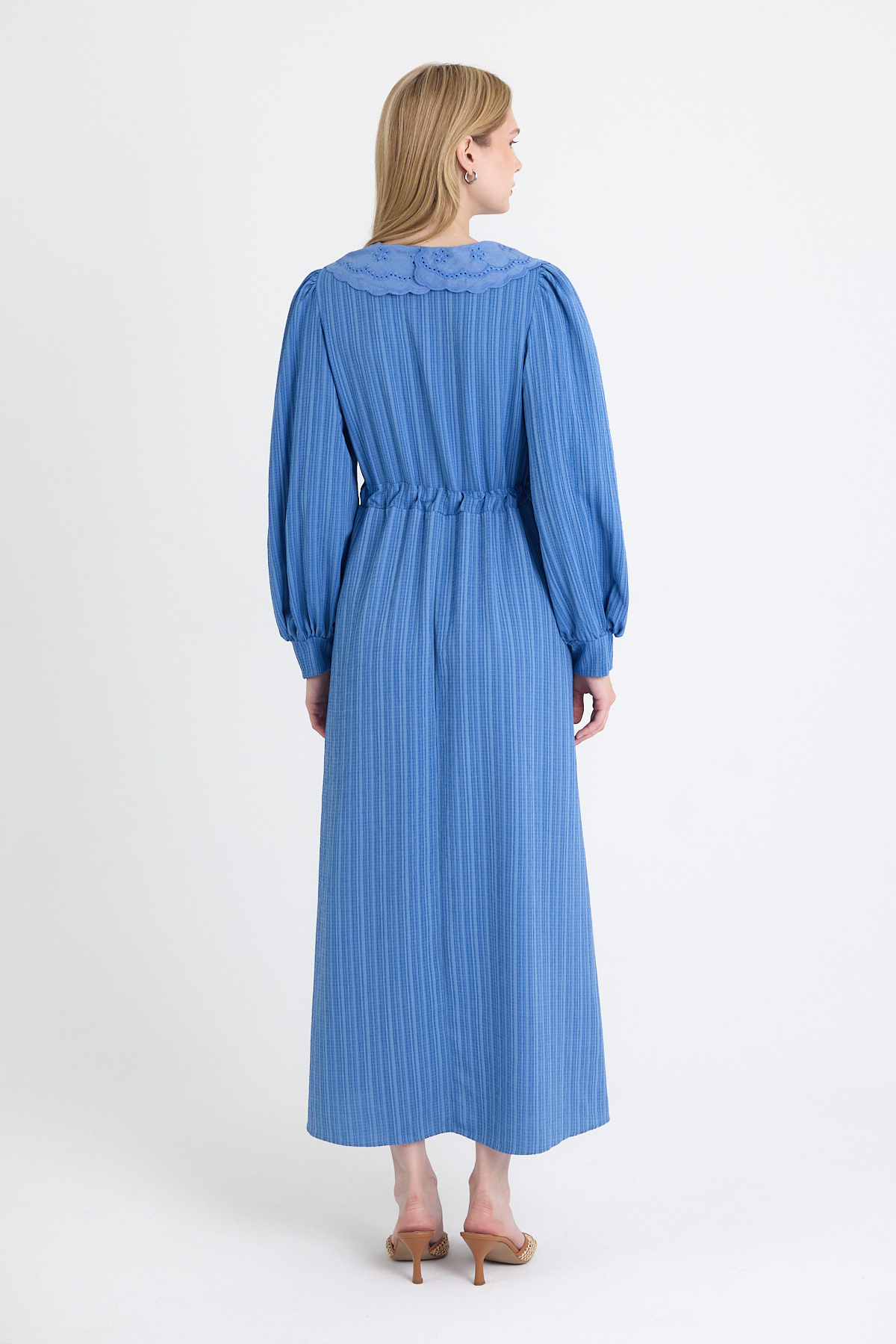 Mavi Fisto Detaylı Geniş Yaka Kuşaklı Çizgili Elbise 4330A - 5