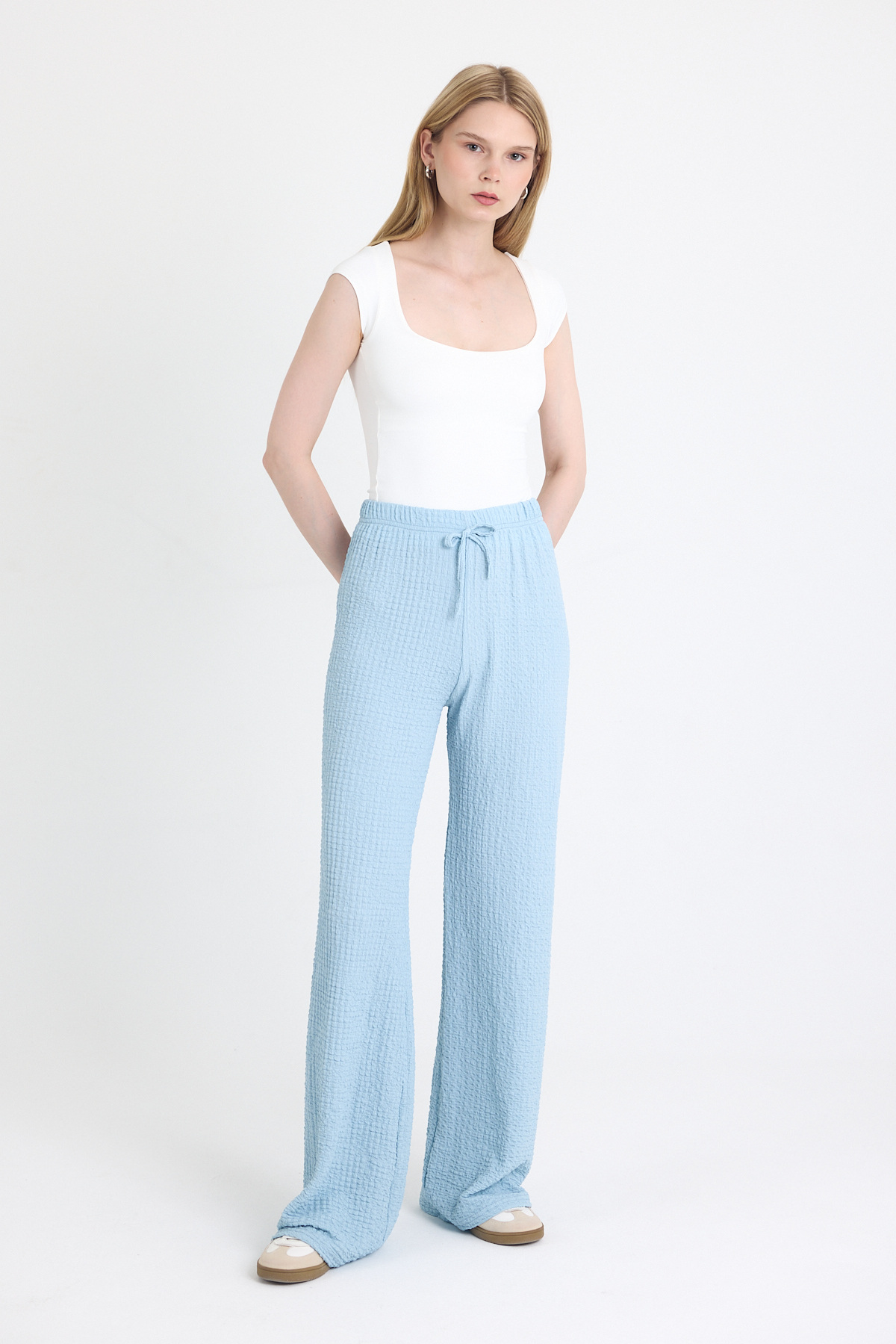 Mavi Geniş Paça Dökümlü Bürümcük Kumaş Pantolon 326 - RAYS