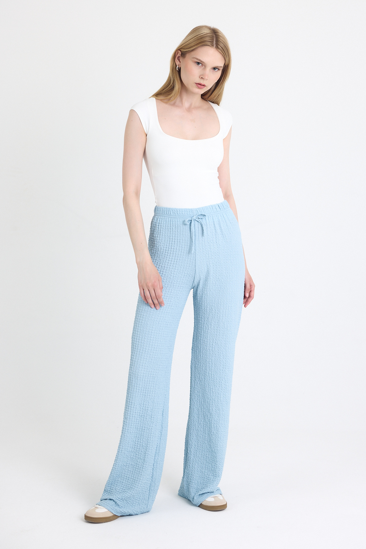 Mavi Geniş Paça Dökümlü Bürümcük Kumaş Pantolon 326 - RAYS