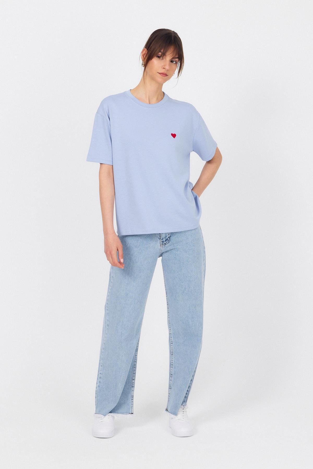 Mavi Kalp Nakışlı Premium Kumaş Tişört 6218 - 2