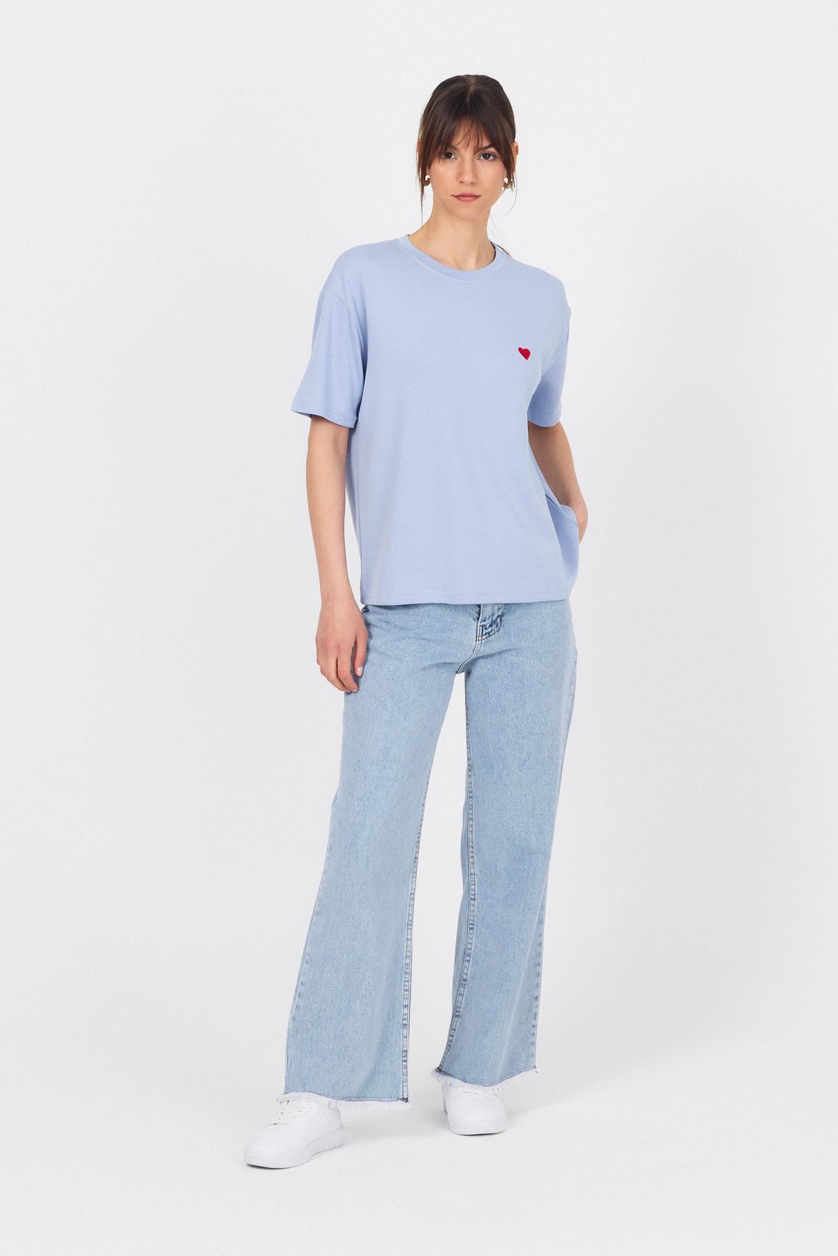 Mavi Kalp Nakışlı Premium Kumaş Tişört 6218 - 6