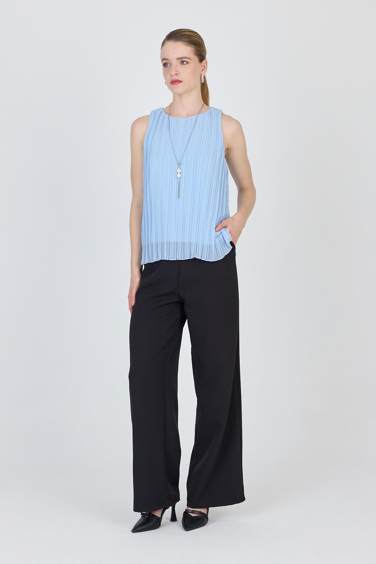 Mavi Pileli Kolye Aksesuar Detaylı Kolsuz Bluz 220 - 7