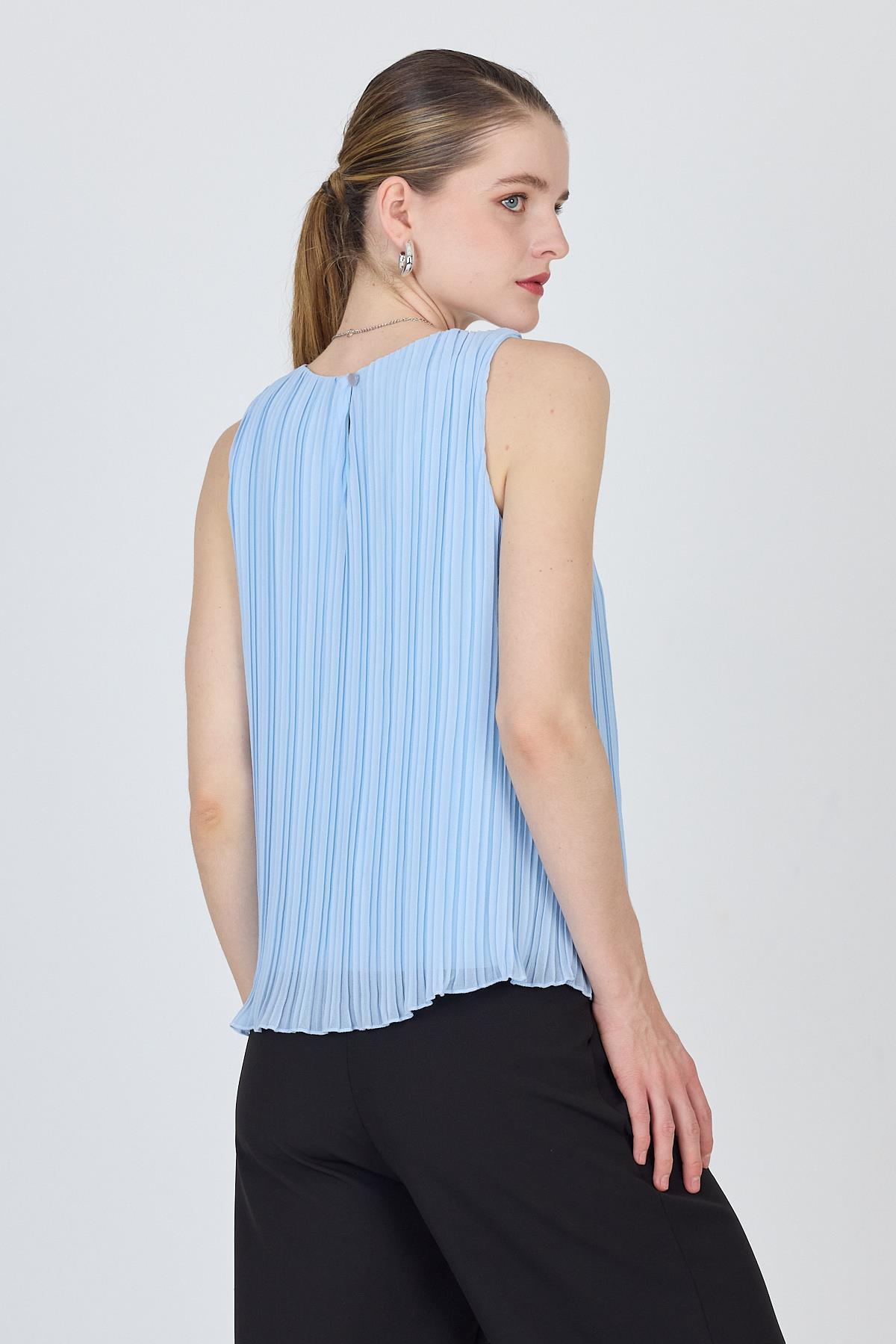 Mavi Pileli Kolye Aksesuar Detaylı Kolsuz Bluz 220 - 5