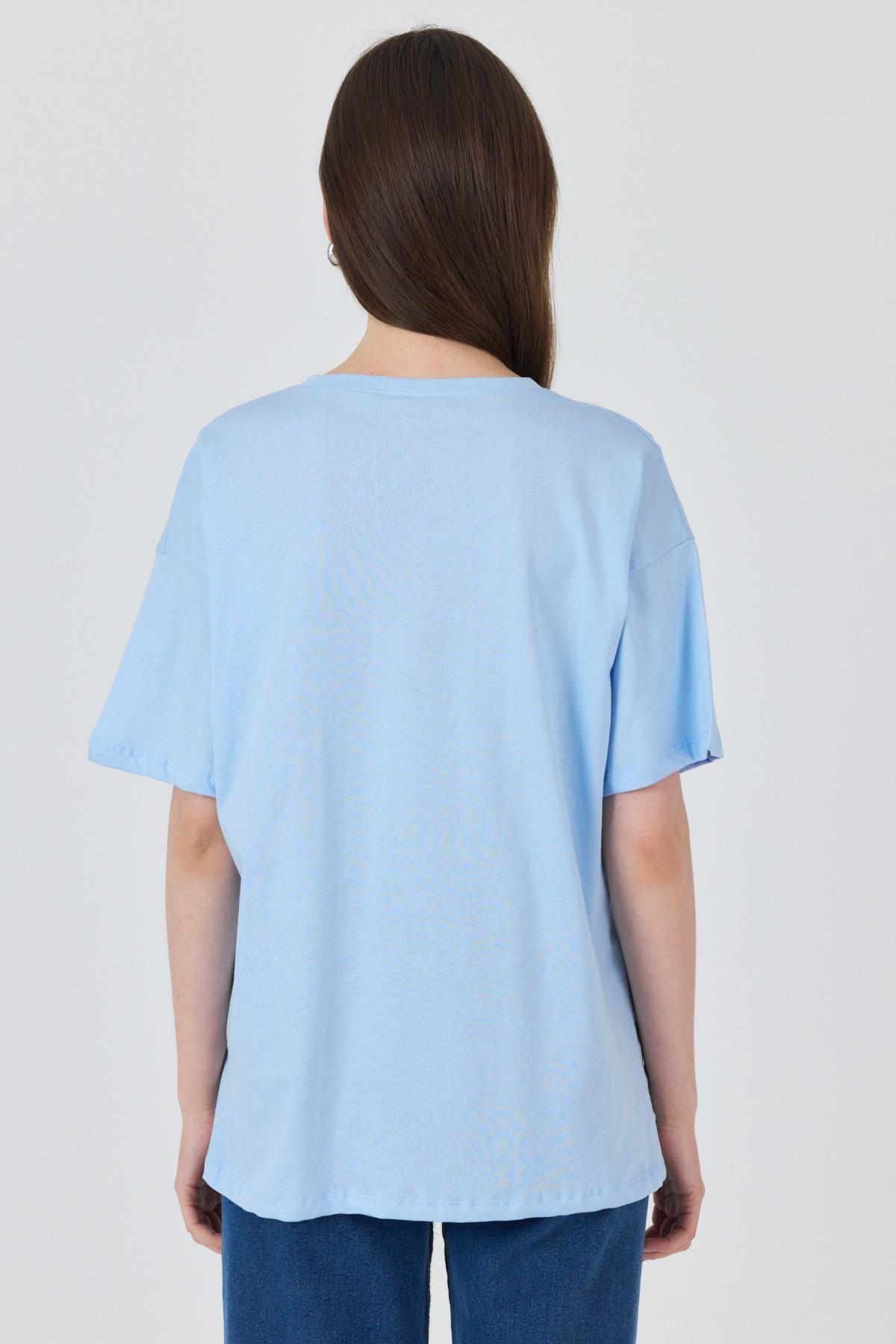 Mavi Yaka Yazı Baskılı Oversize Pamuklu Tişört 2150-34M - 5