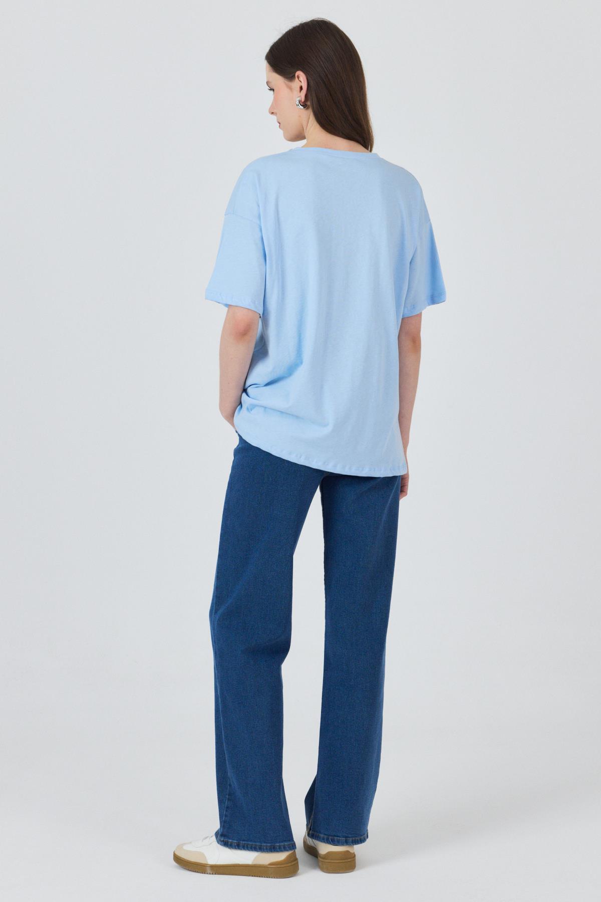 Mavi Yaka Yazı Baskılı Oversize Pamuklu Tişört 2150-34M - 6