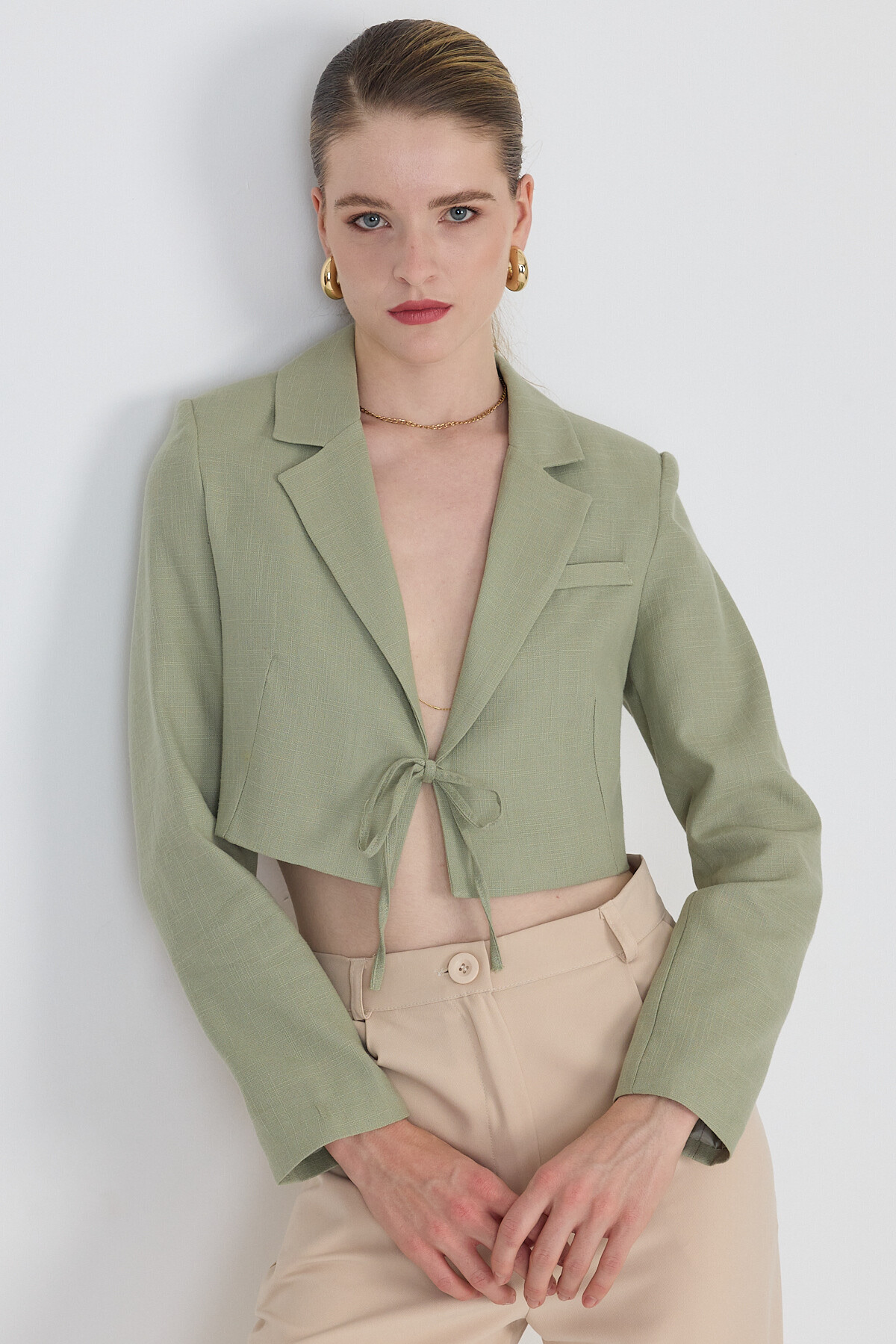 Olive Yeşili Keten Görünümlü %100 Pamuk Bağlama Detaylı Crop Blazer Ceket 7070 - 7