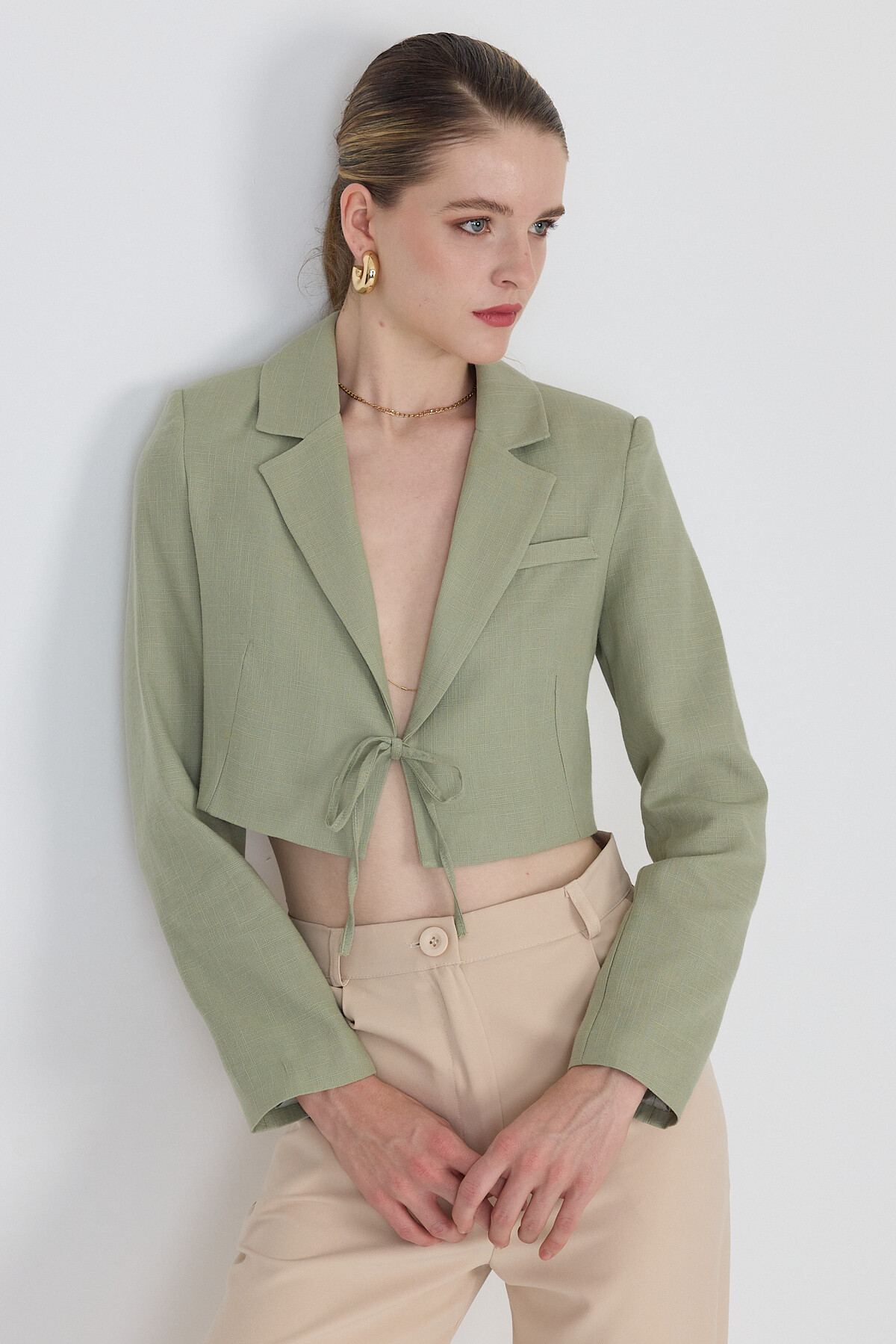 Olive Yeşili Keten Görünümlü %100 Pamuk Bağlama Detaylı Crop Blazer Ceket 7070 - RAYS
