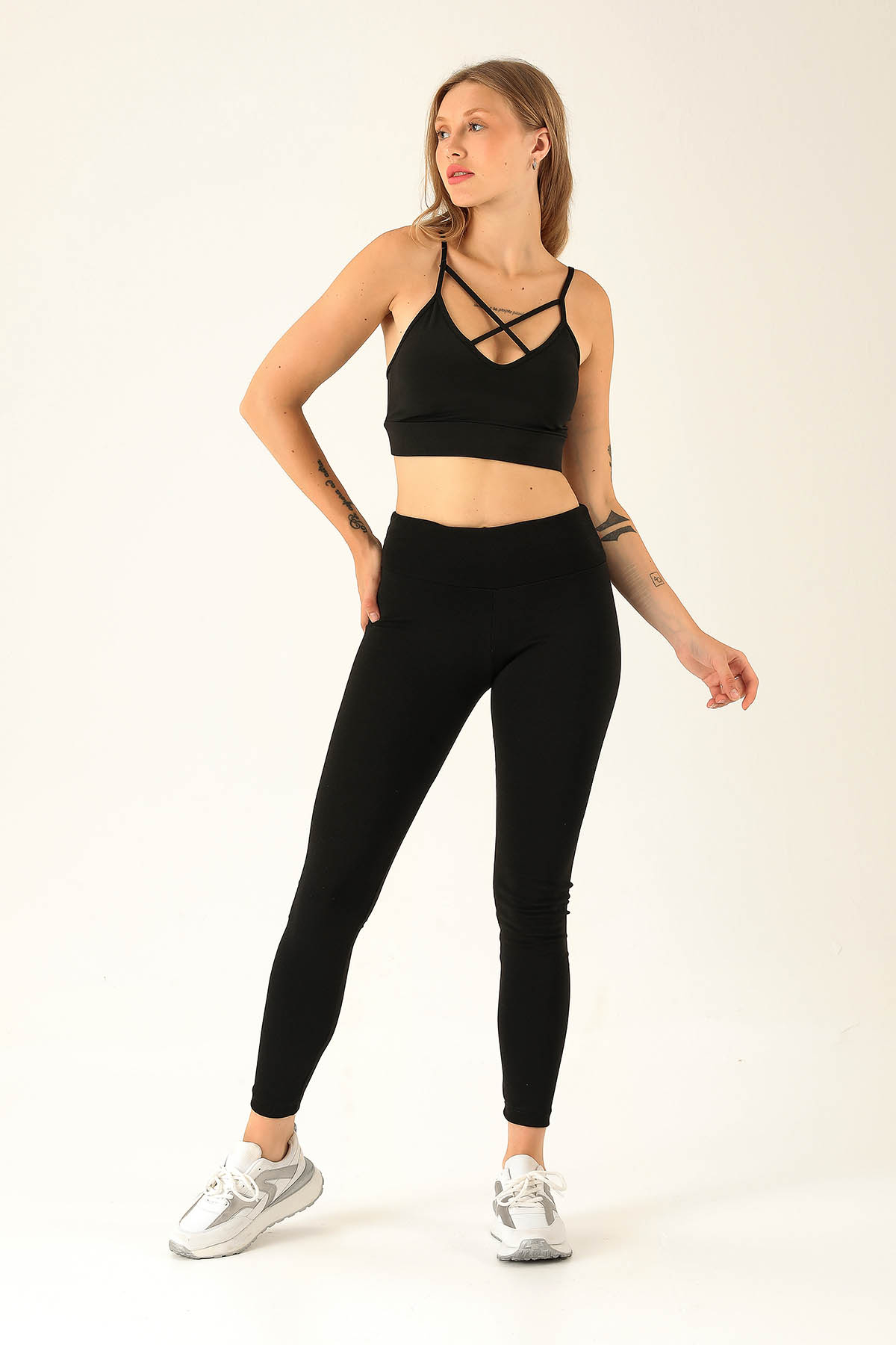 Önü Çapraz Askılı Büstiyer - 9022-1 Siyah - 4