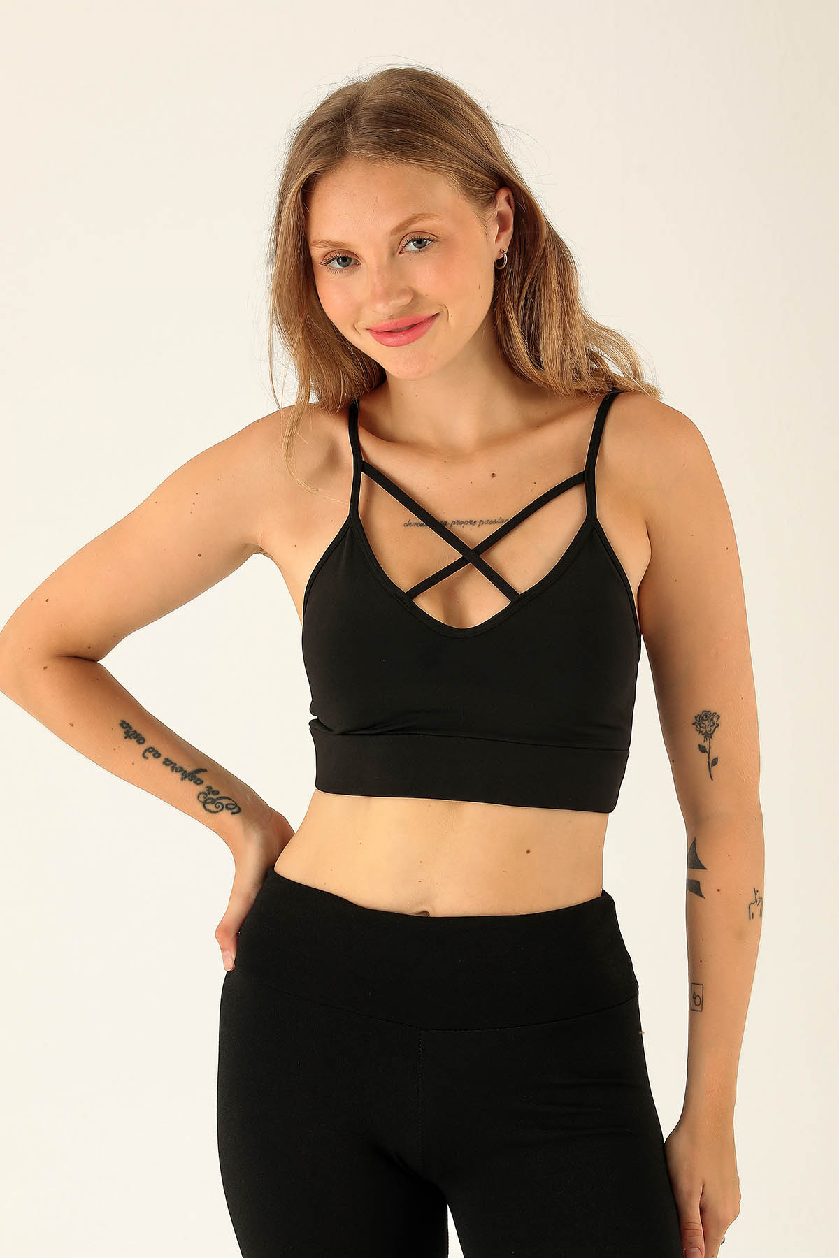 Önü Çapraz Askılı Büstiyer - 9022-1 Siyah - 2