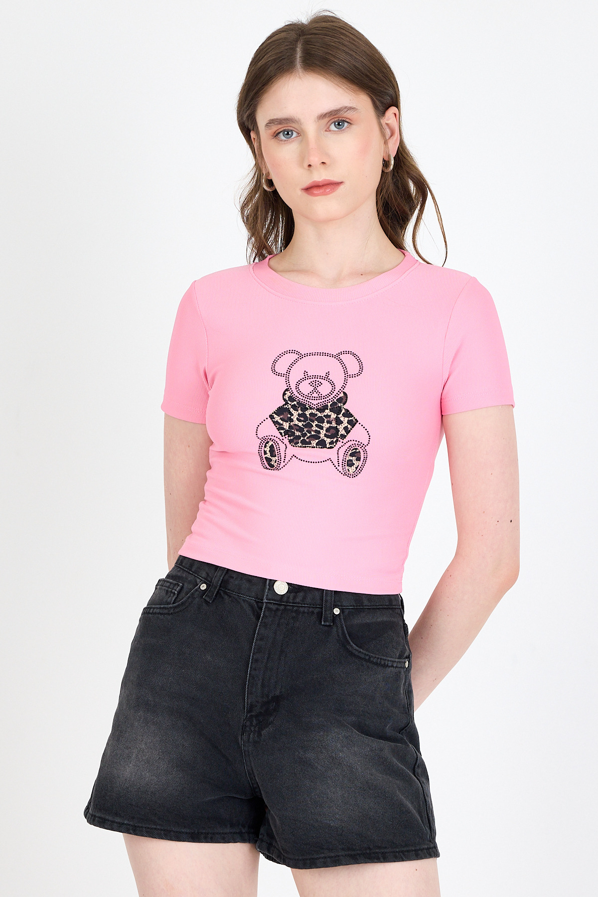 Pembe Ayıcık Baskılı Leopar Detaylı Slim Fit Crop Tişört 0549 - 1