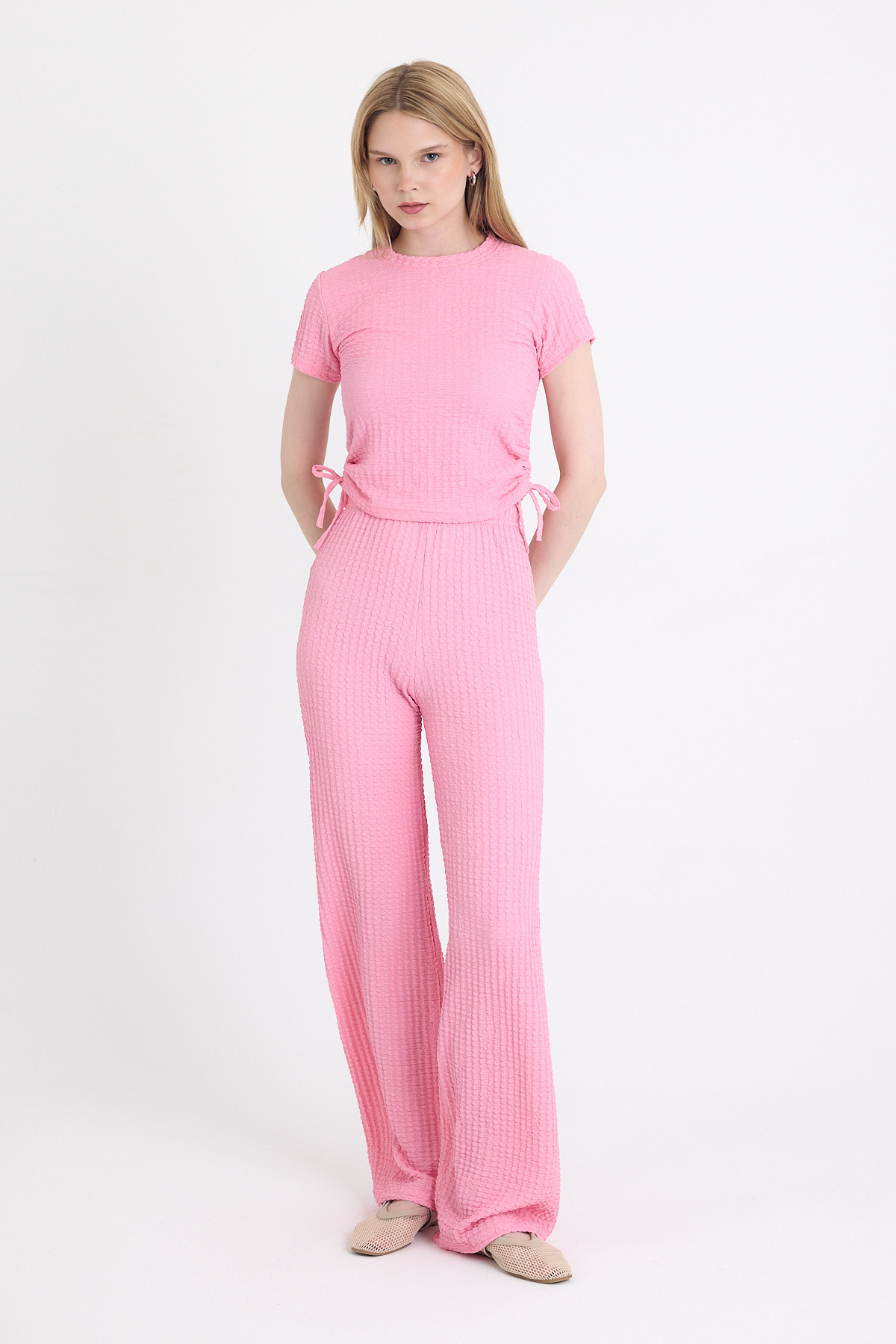 Pembe Bürümcük Dokulu Büzgülü Crop ve Geniş Paça Pantolon Takımı 3001 - 2