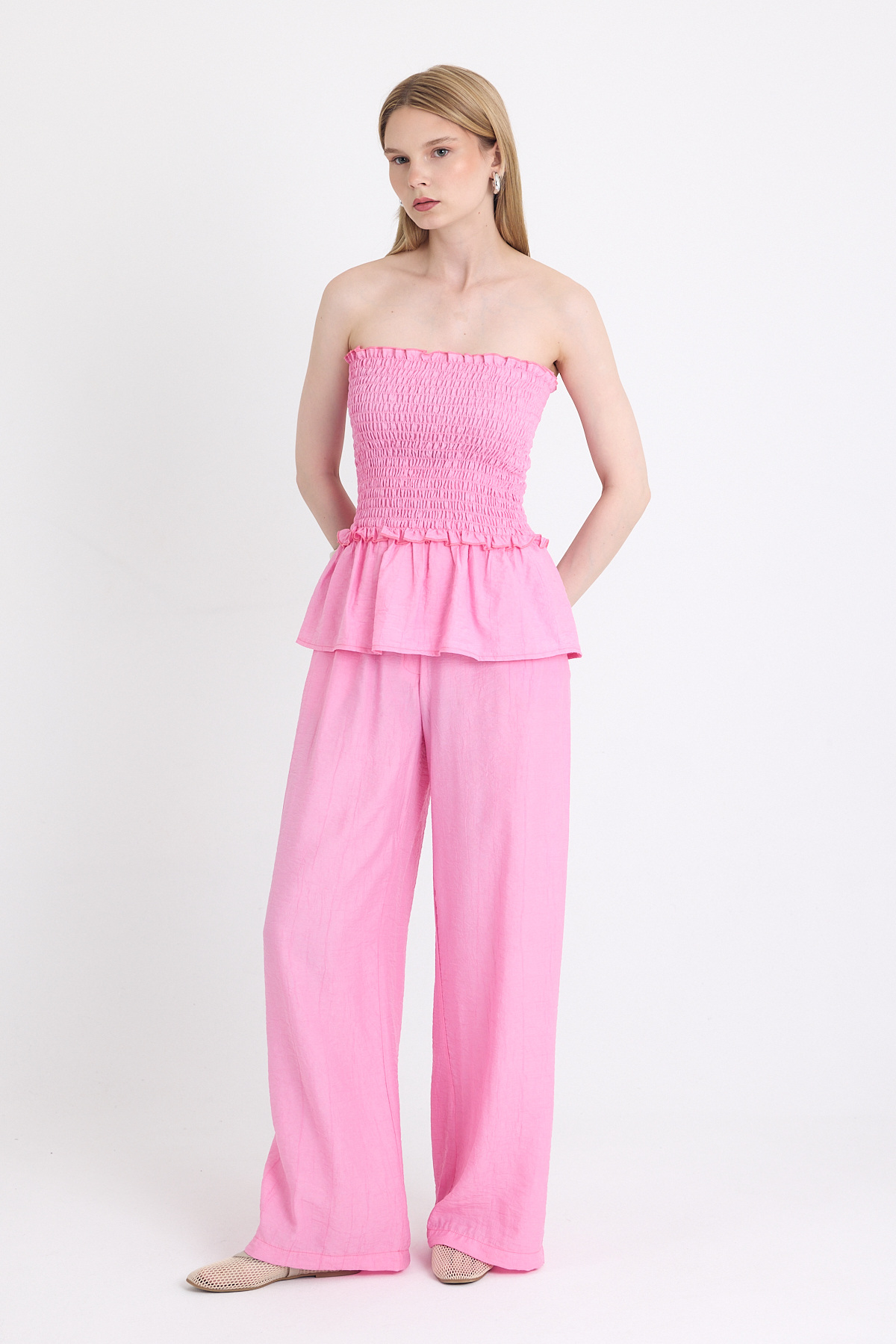 Pembe Büzgülü Straplez Bluz ve Bol Paça Pantolon Takım 5249 - RAYS