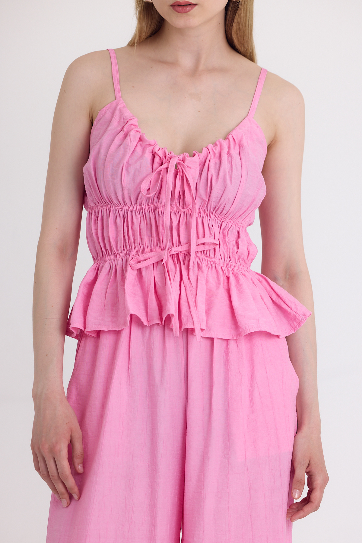 Pembe Fırfırlı Askılı Bluz ve Geniş Paça Pantolon Takımı 5216 - 4