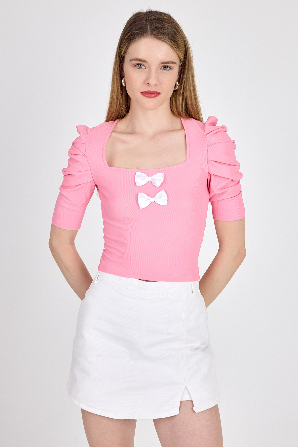 Pembe Kare Yaka Fiyonk Detaylı Crop Bluz 1349 