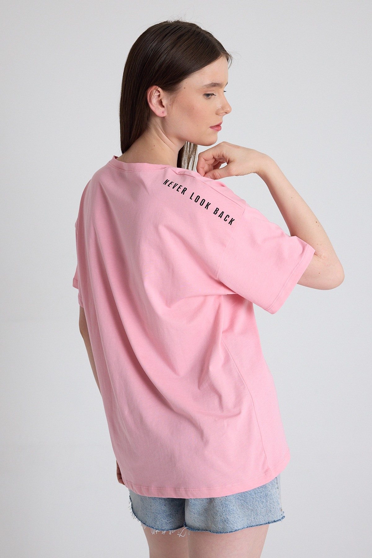 Pembe Omuz Yazı Baskılı %100 Pamuk Oversize Tişört 2150-30M - RAYS