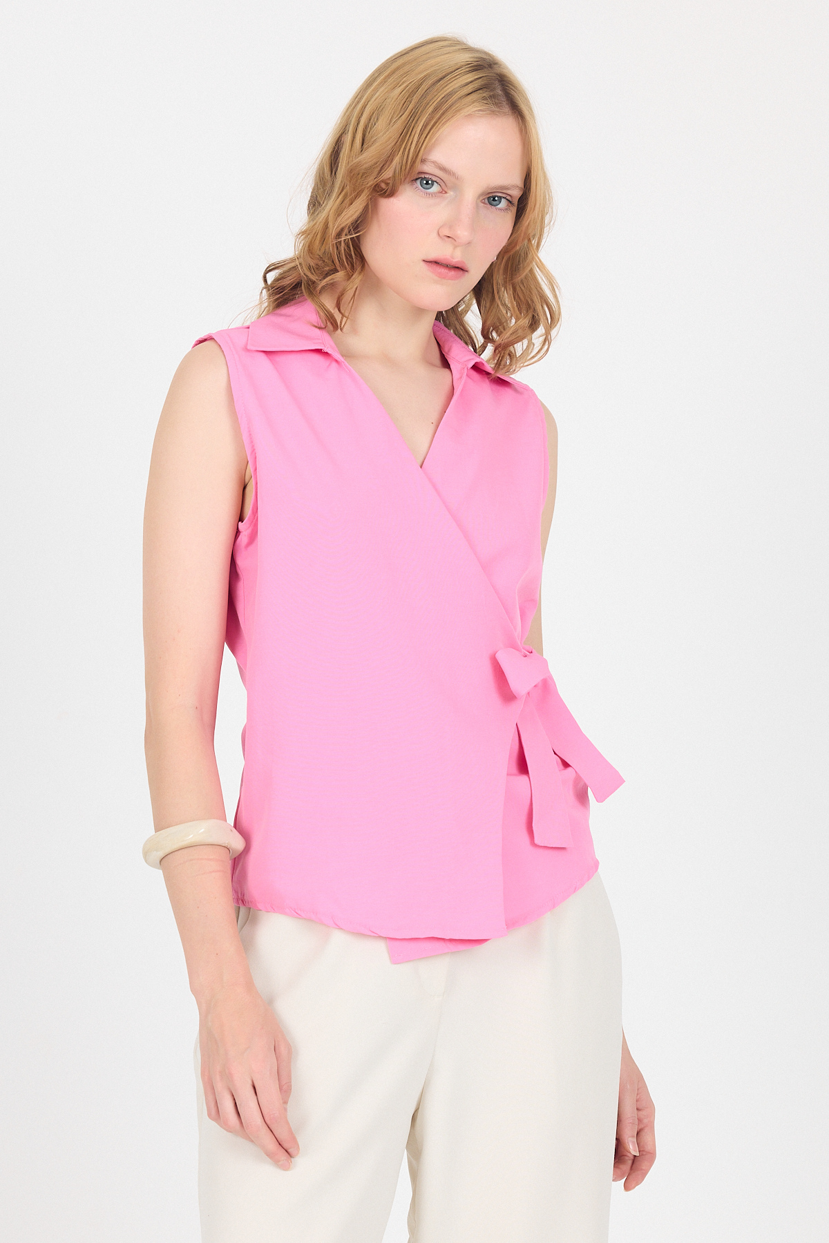 Pembe Yan Bağlama Detaylı Kolsuz Kruvaze Bluz 8047 - 7
