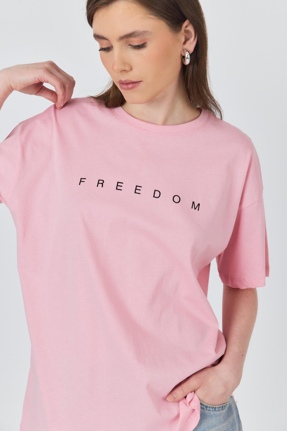 Pembe Yazı Baskılı Pamuklu Oversize Tişört 2150-3M - 4