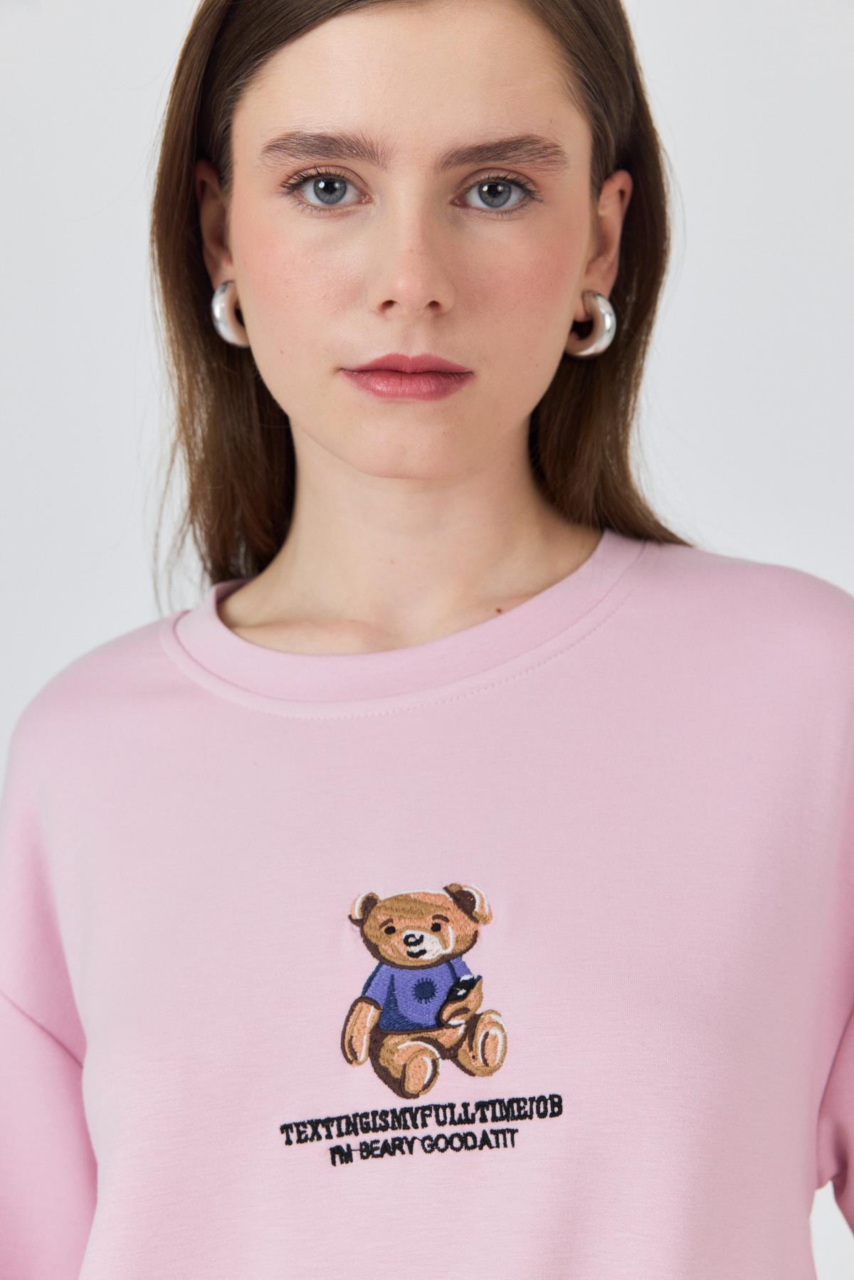 Pudra Ayıcık Baskılı Bisiklet Yaka Oversize Tişört 5530 - RAYS