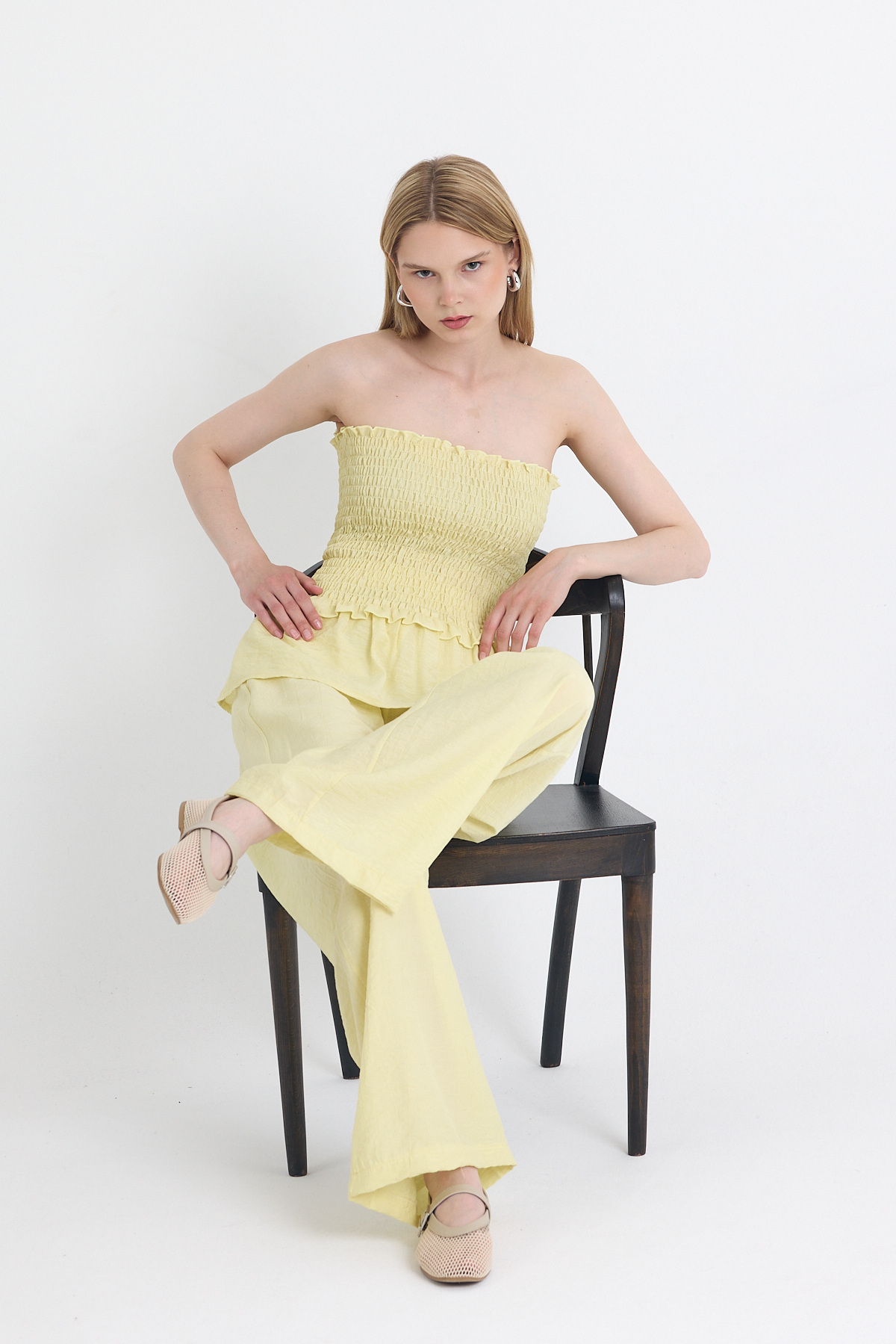 Sarı Büzgülü Straplez Bluz ve Bol Paça Pantolon Takım 5249 - RAYS