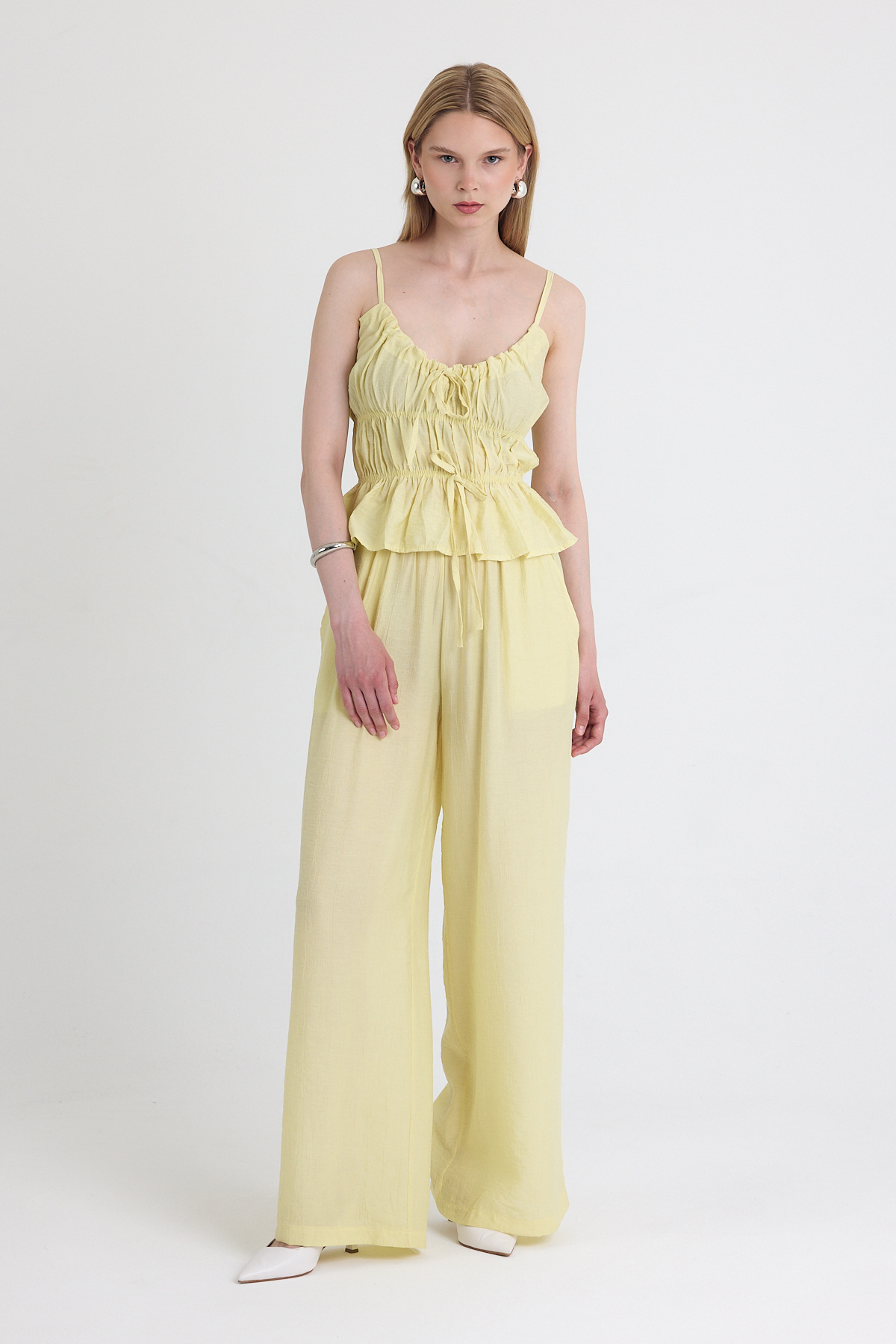 Sarı Fırfırlı Askılı Bluz ve Geniş Paça Pantolon Takımı 5216 - 6