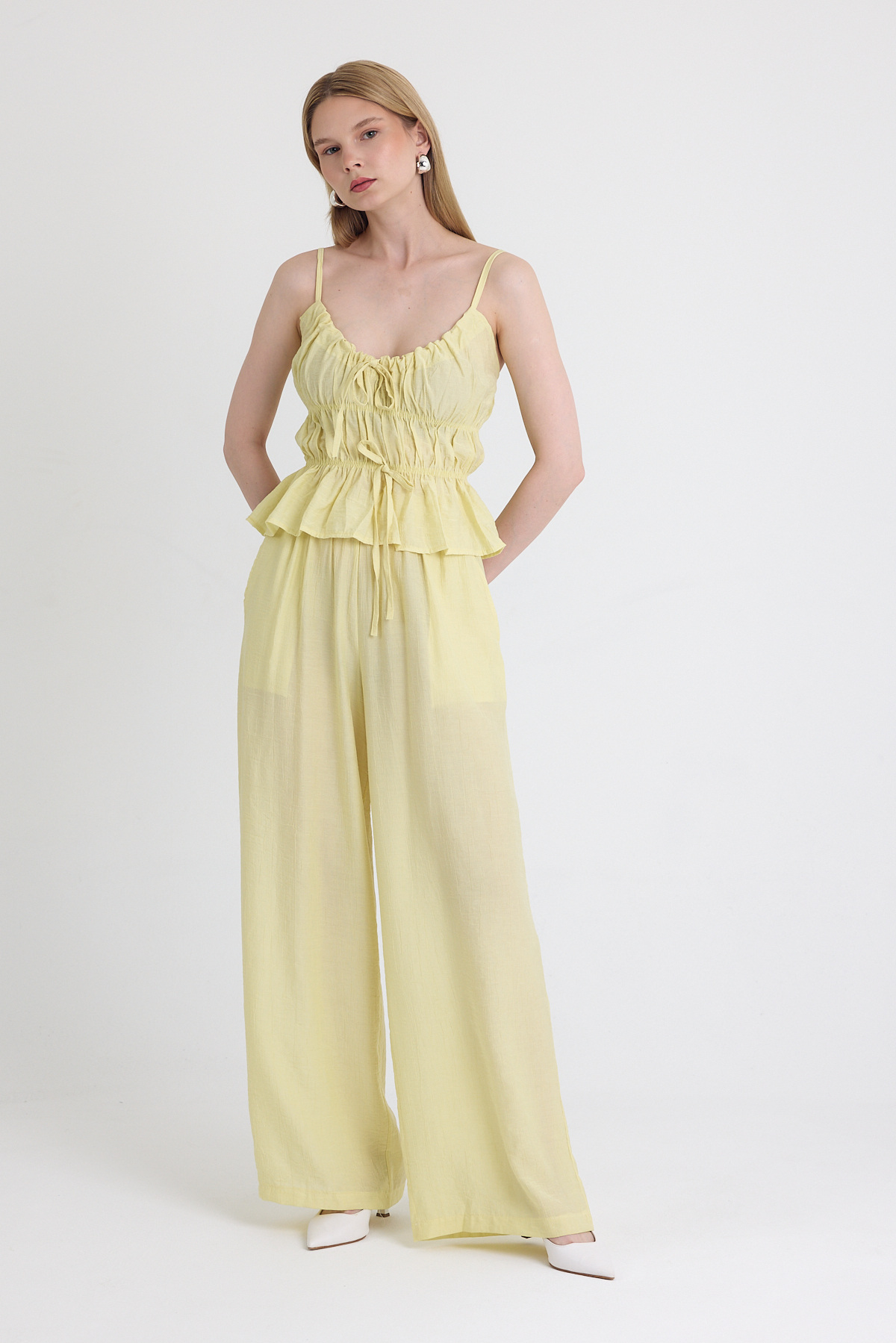 Sarı Fırfırlı Askılı Bluz ve Geniş Paça Pantolon Takımı 5216 