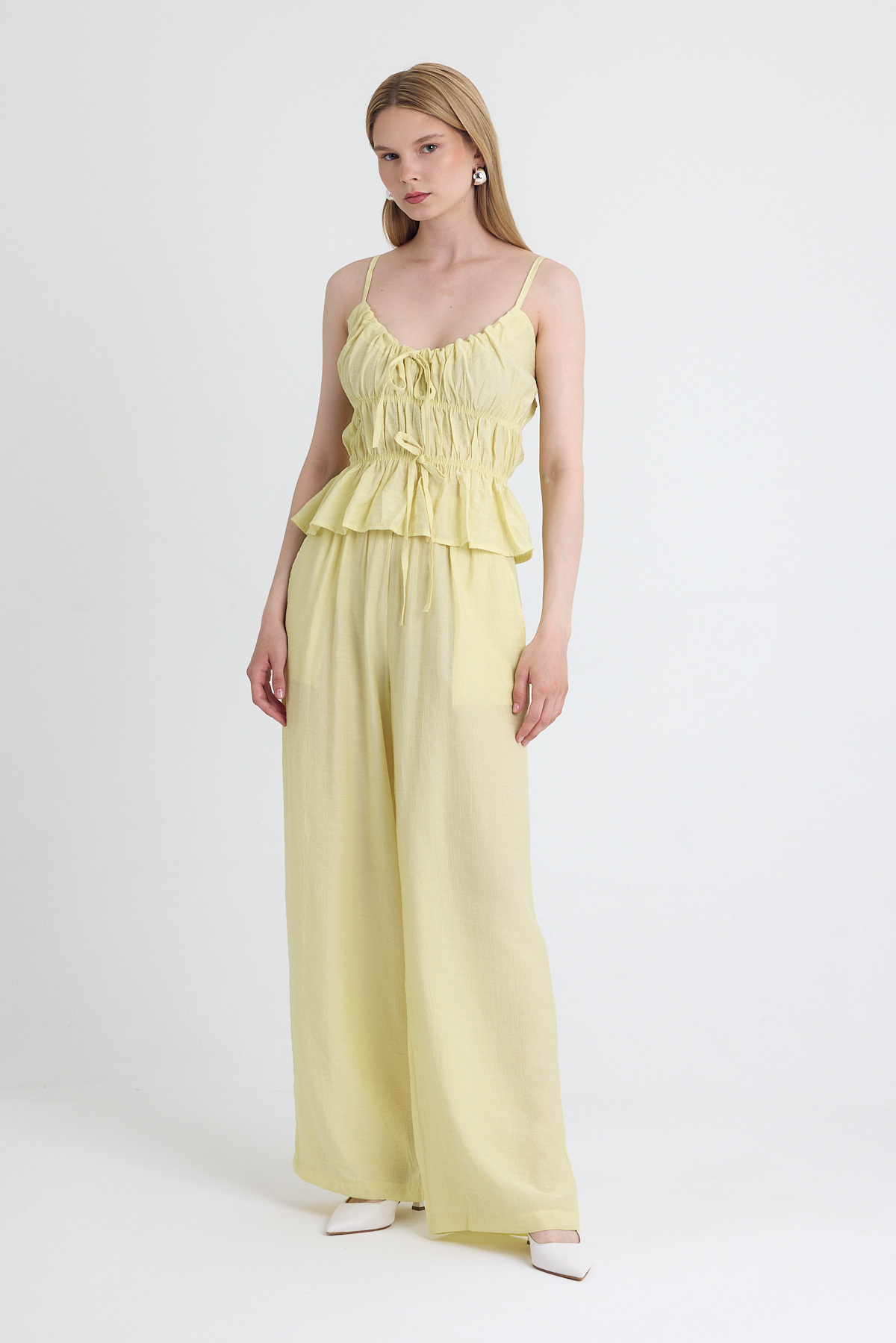 Sarı Fırfırlı Askılı Bluz ve Geniş Paça Pantolon Takımı 5216 - 2