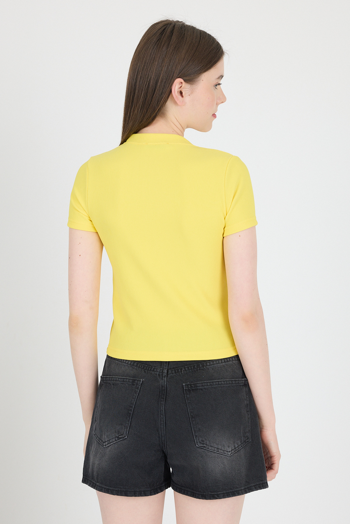 Sarı İnci Kurdele İşlemeli Crop Slim Fit Tişört 2229 - 5