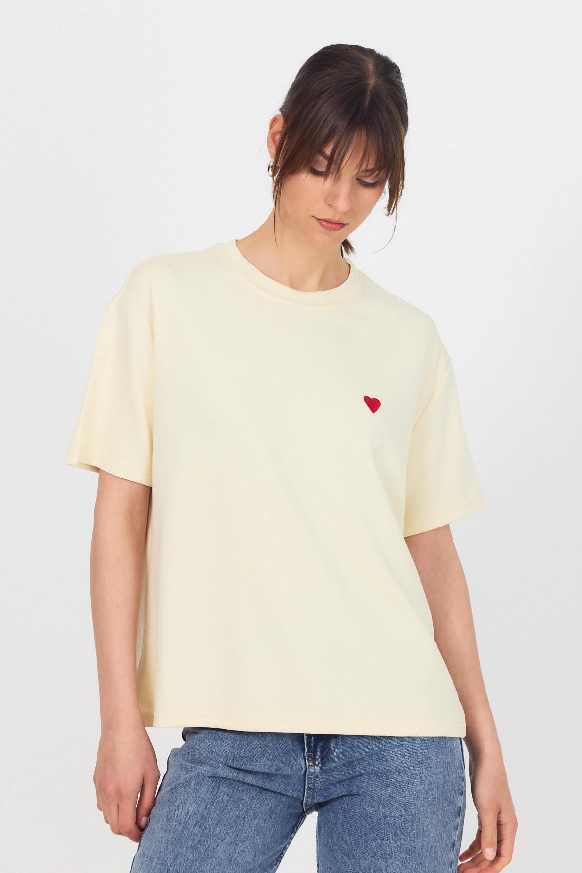 Sarı Kalp Nakışlı Premium Kumaş Tişört 6218 - 7
