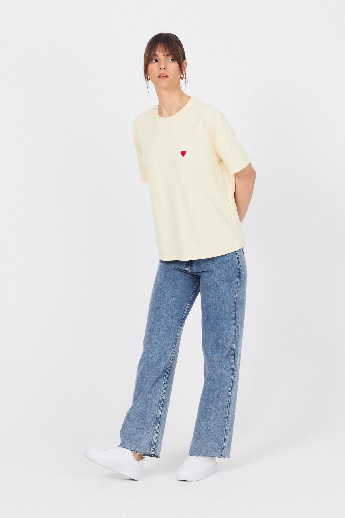 Sarı Kalp Nakışlı Premium Kumaş Tişört 6218 - 6